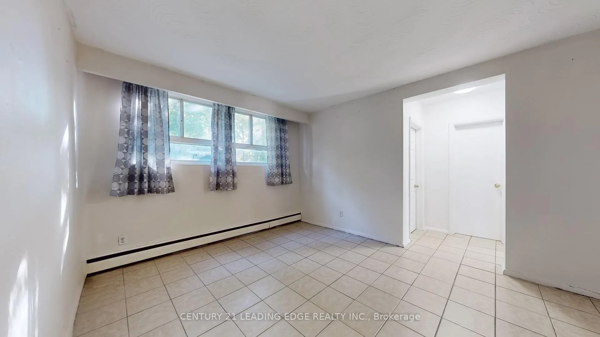 Photo 7 of Unit 1, 97 Elgin Street W, Oshawa, O'Neill — HOMEH