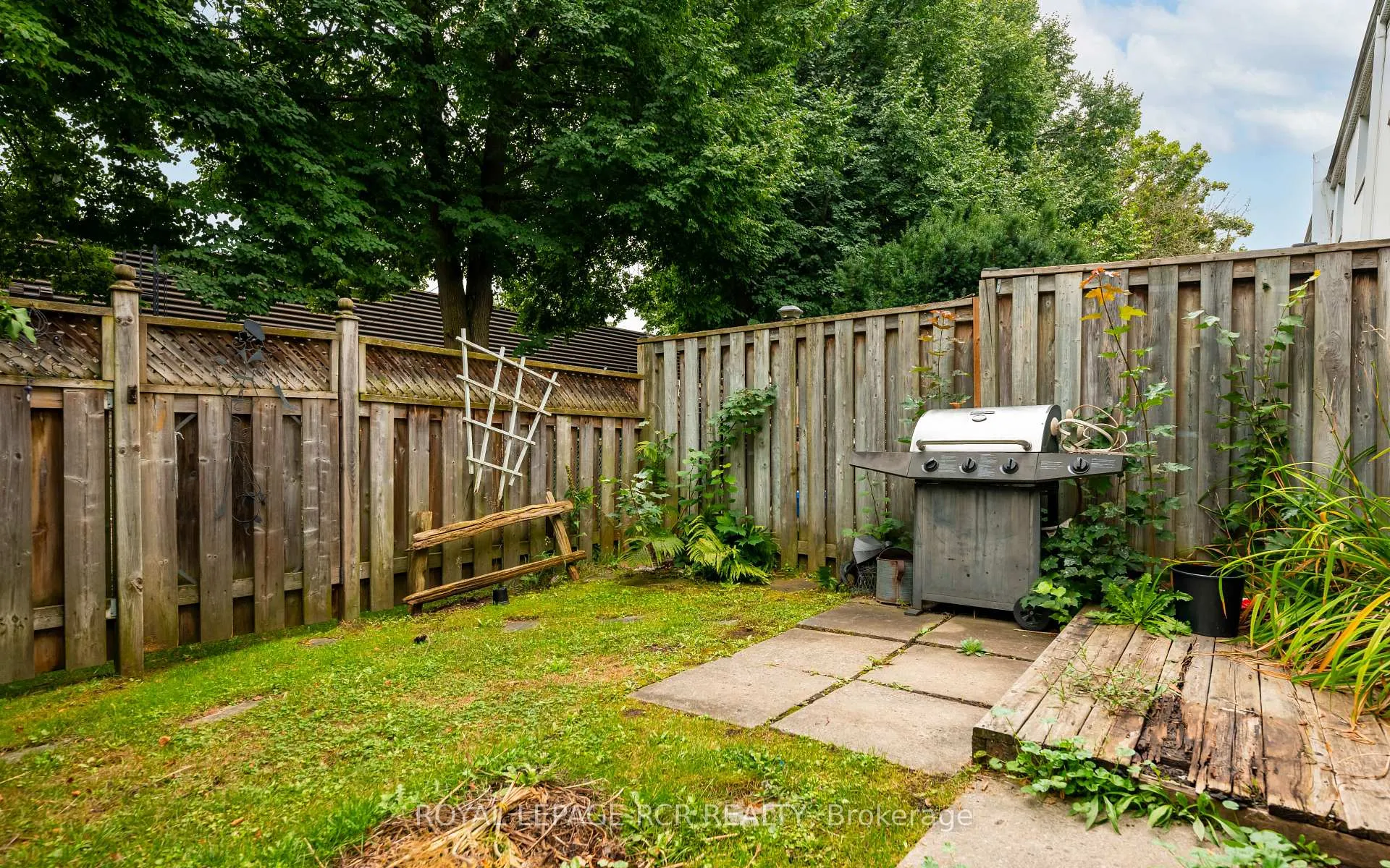 Photo 3 of Unit 49, 325 William Street, Shelburne — HOMEH