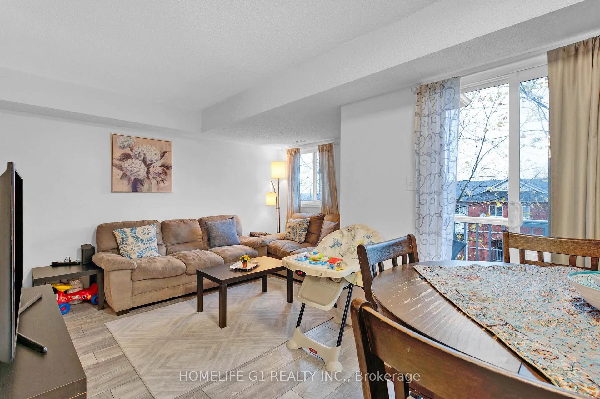 Photo 6 of 239 Ferndale Drive S, Barrie, Ardagh — HOMEH