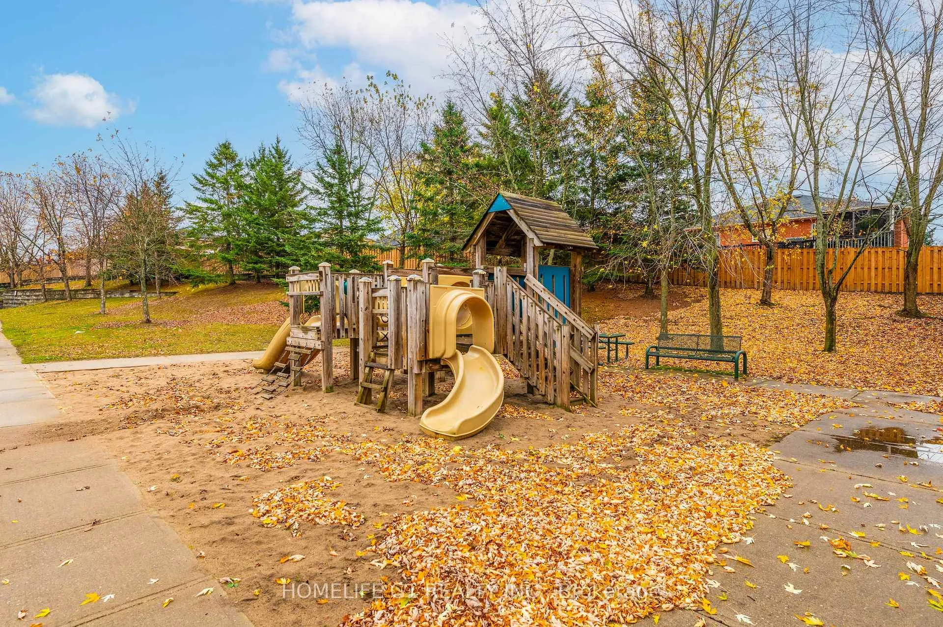 Photo 17 of 239 Ferndale Drive S, Barrie, Ardagh — HOMEH