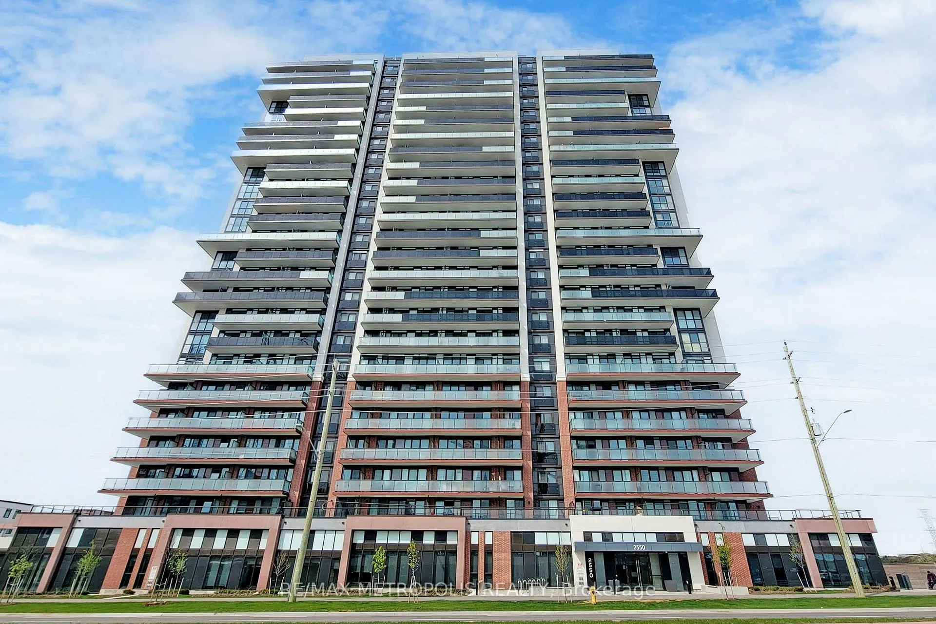 Photo 3 of Unit 2101, 2550 Simcoe Street N, Oshawa, Windfields — HOMEH