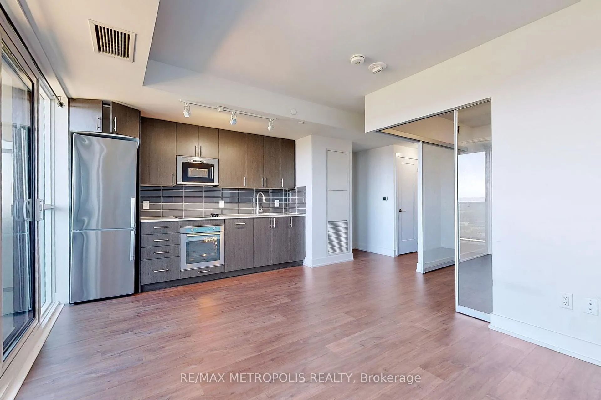 Photo 8 of Unit 2101, 2550 Simcoe Street N, Oshawa, Windfields — HOMEH