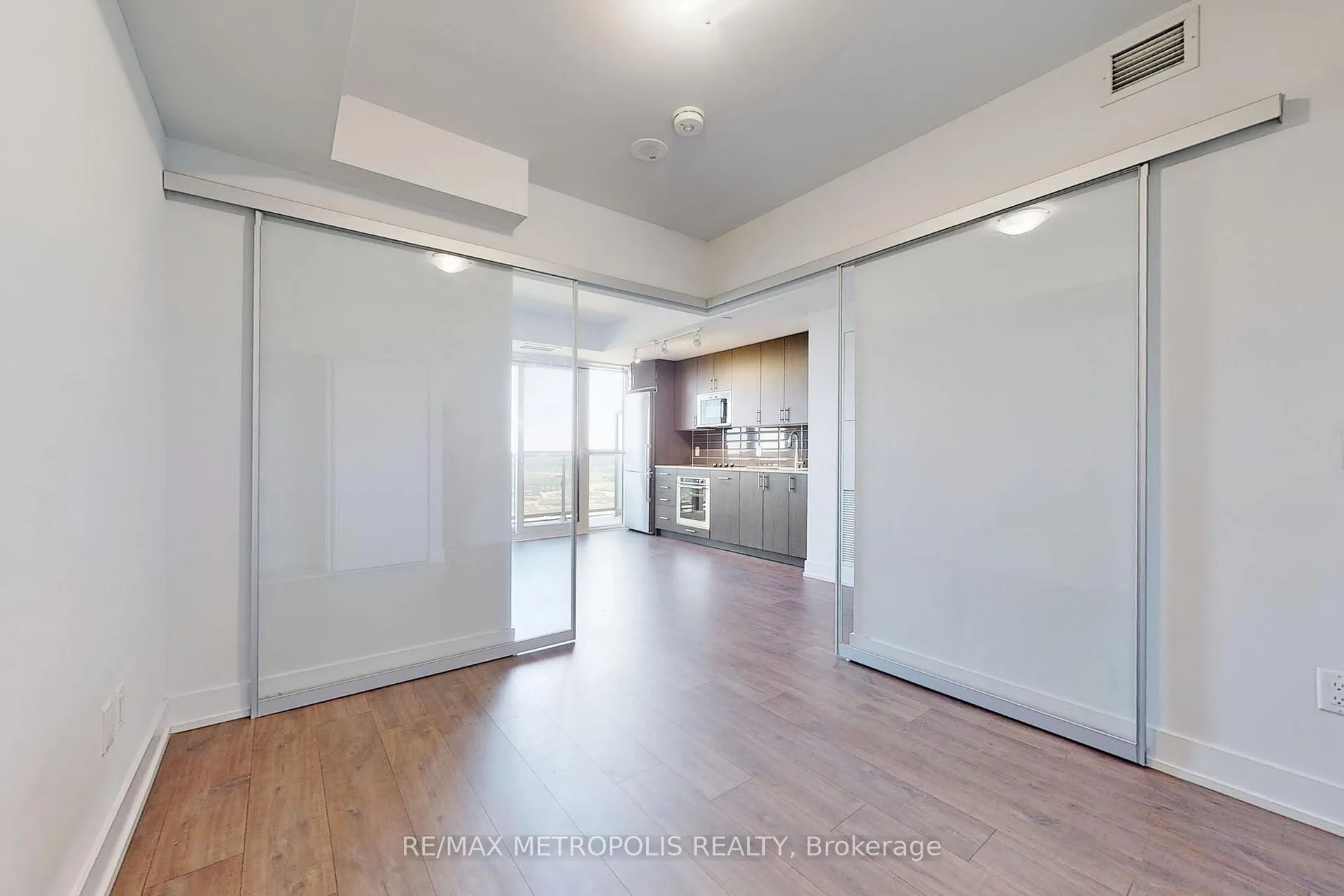 Photo 11 of Unit 2101, 2550 Simcoe Street N, Oshawa, Windfields — HOMEH