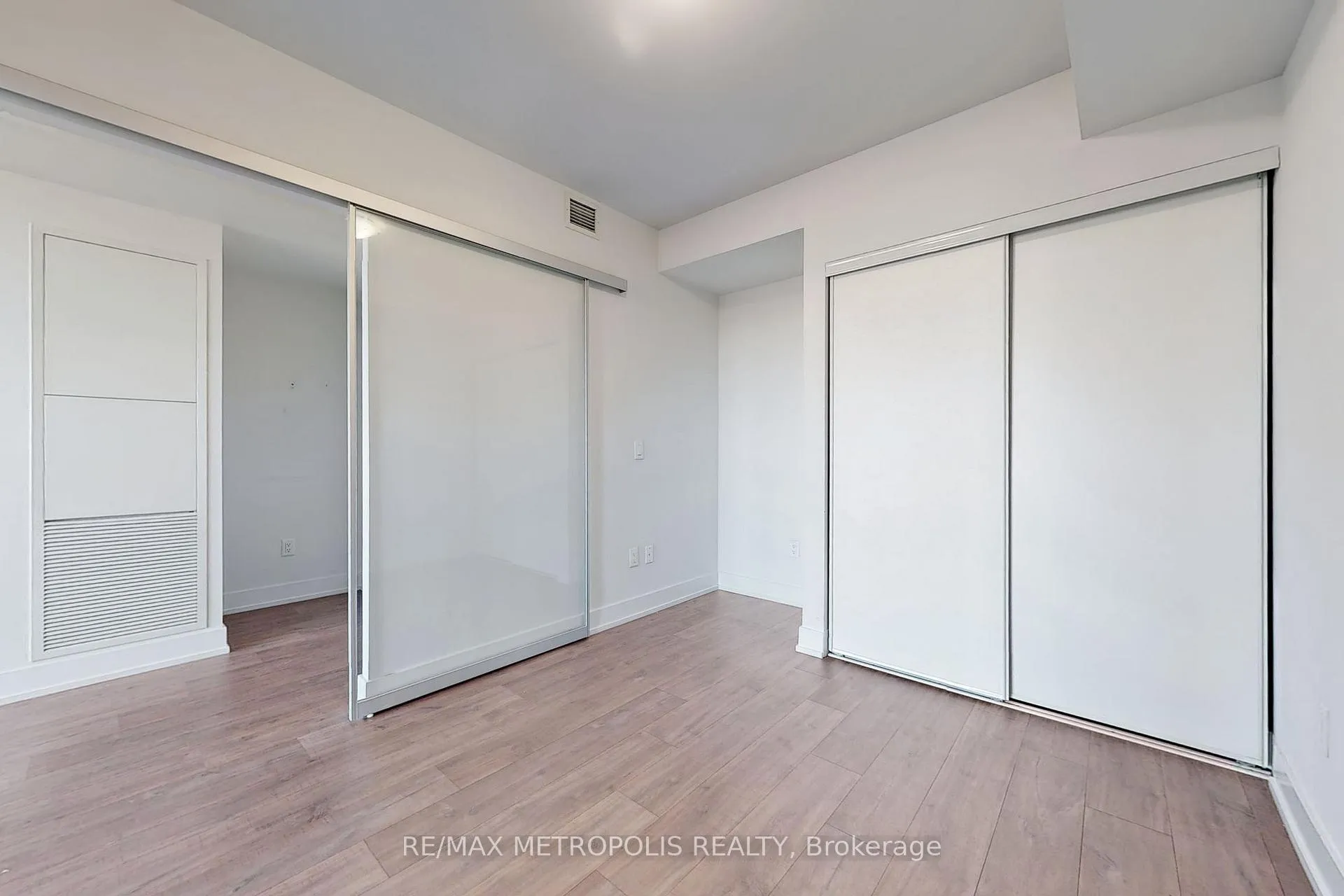 Photo 12 of Unit 2101, 2550 Simcoe Street N, Oshawa, Windfields — HOMEH