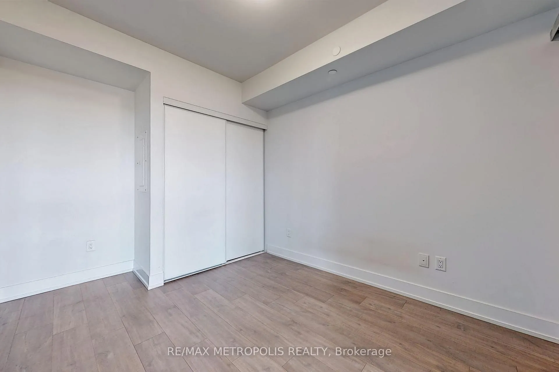 Photo 13 of Unit 2101, 2550 Simcoe Street N, Oshawa, Windfields — HOMEH