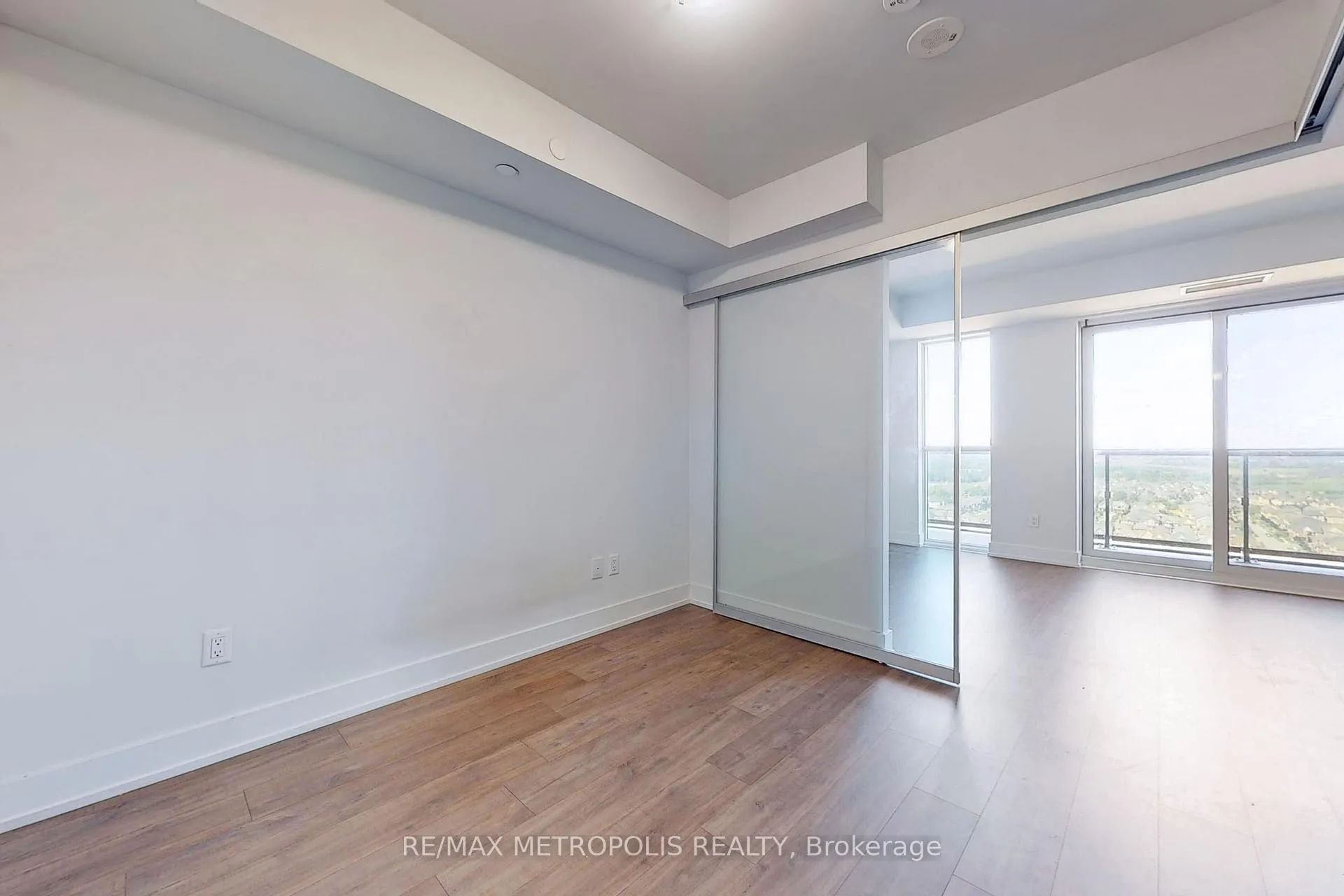 Photo 14 of Unit 2101, 2550 Simcoe Street N, Oshawa, Windfields — HOMEH