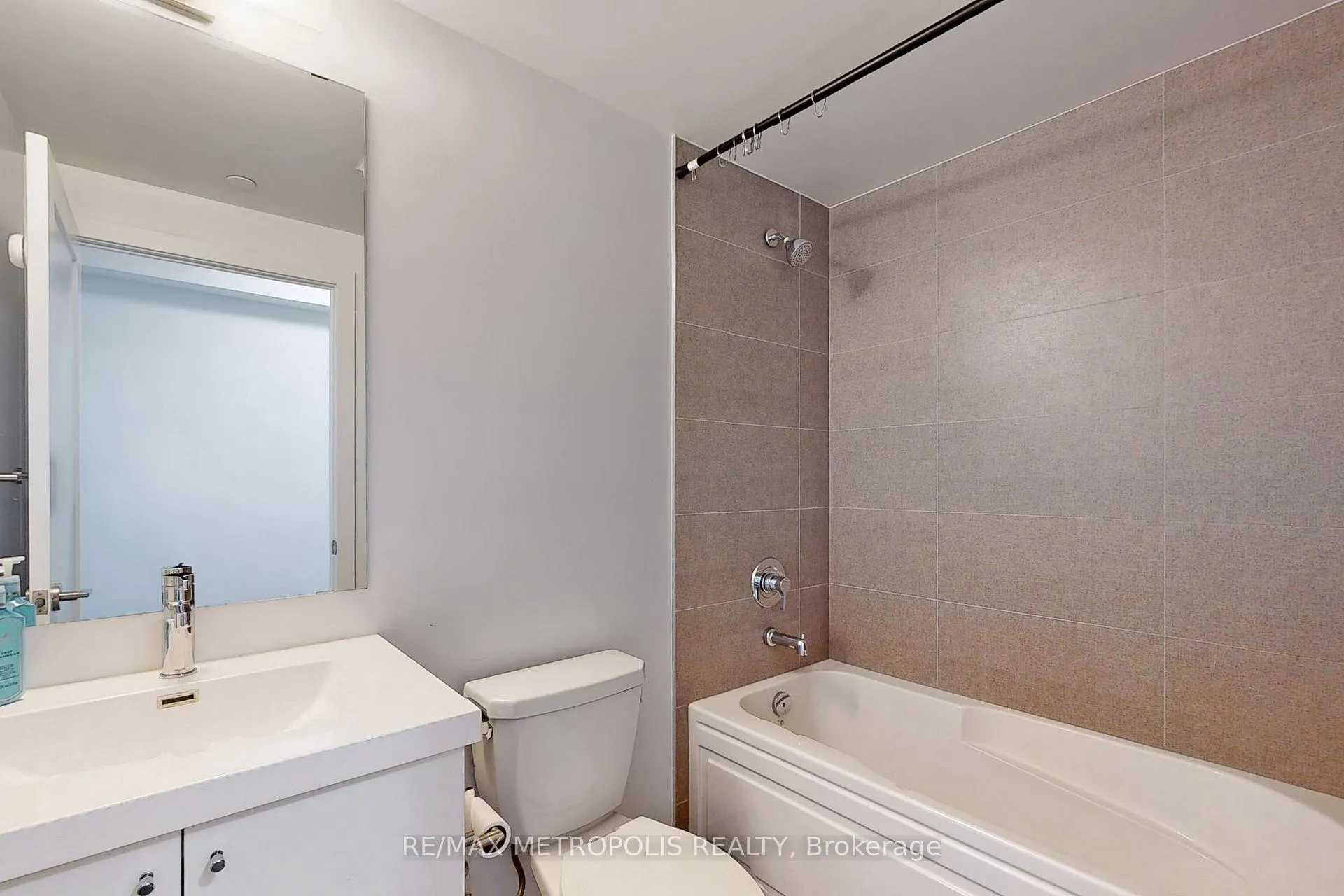 Photo 16 of Unit 2101, 2550 Simcoe Street N, Oshawa, Windfields — HOMEH