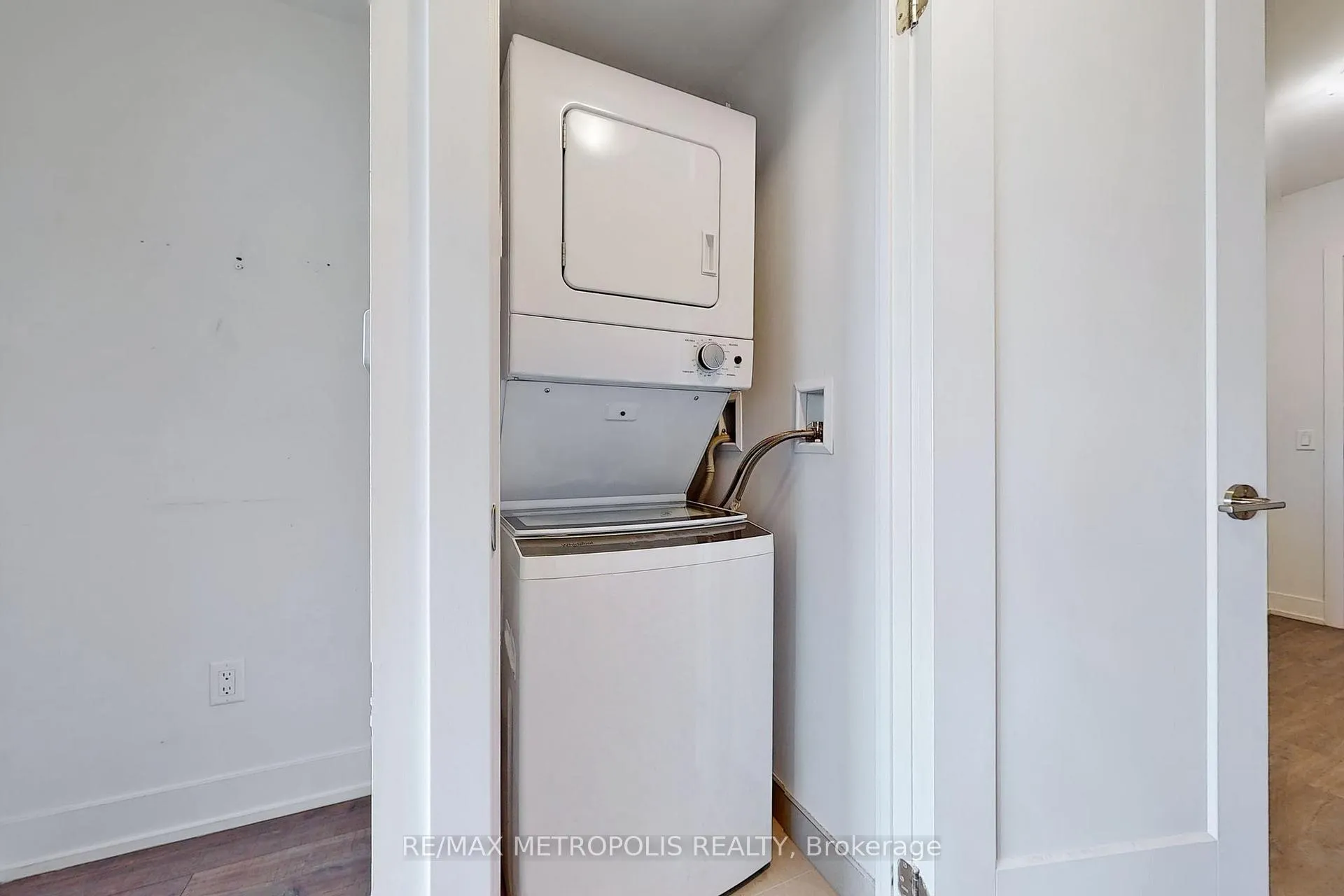 Photo 17 of Unit 2101, 2550 Simcoe Street N, Oshawa, Windfields — HOMEH