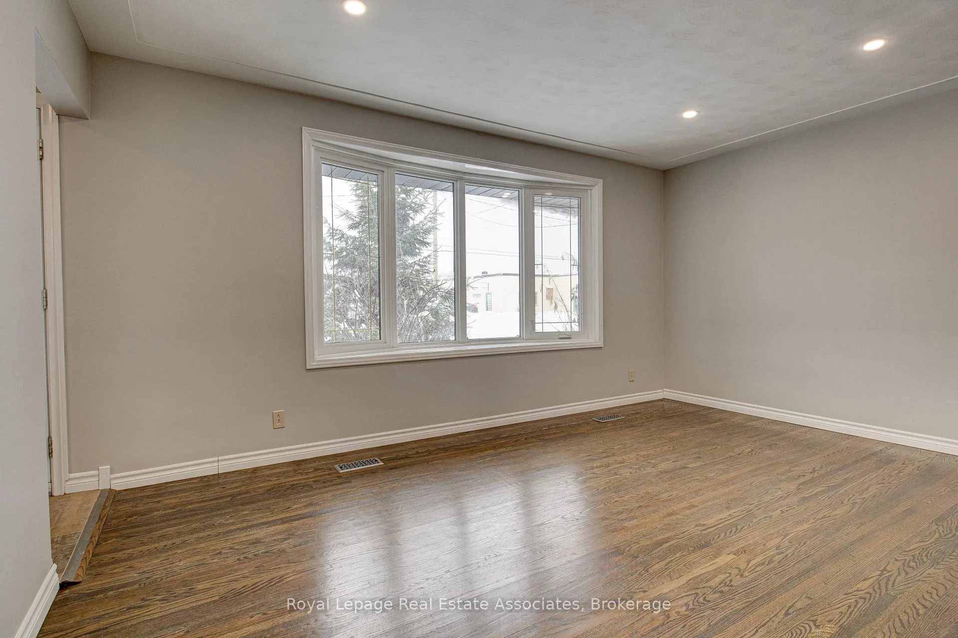 Photo 14 of Unit 1, 45 Bond Street, Kitchener — HOMEH