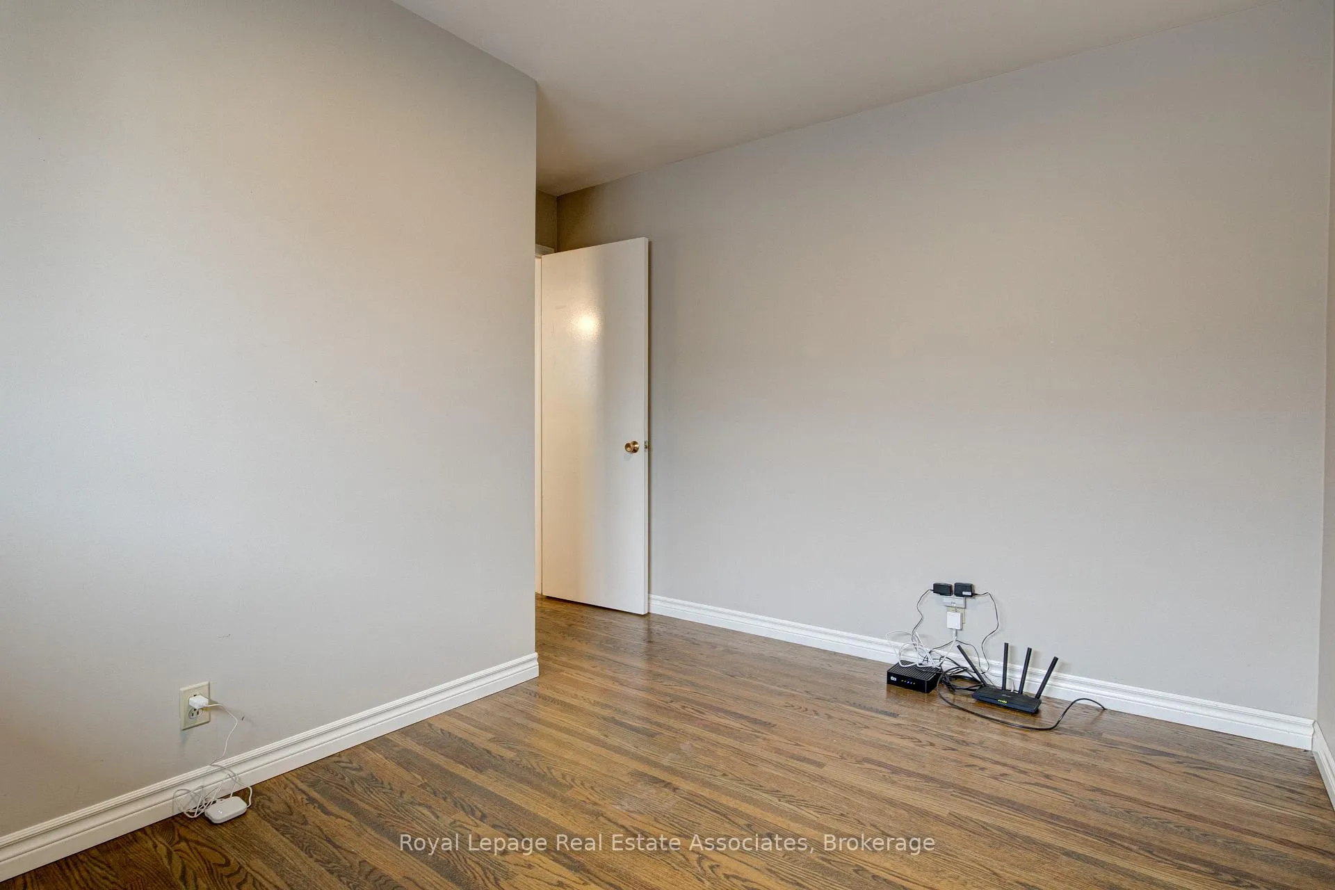 Photo 24 of Unit 1, 45 Bond Street, Kitchener — HOMEH