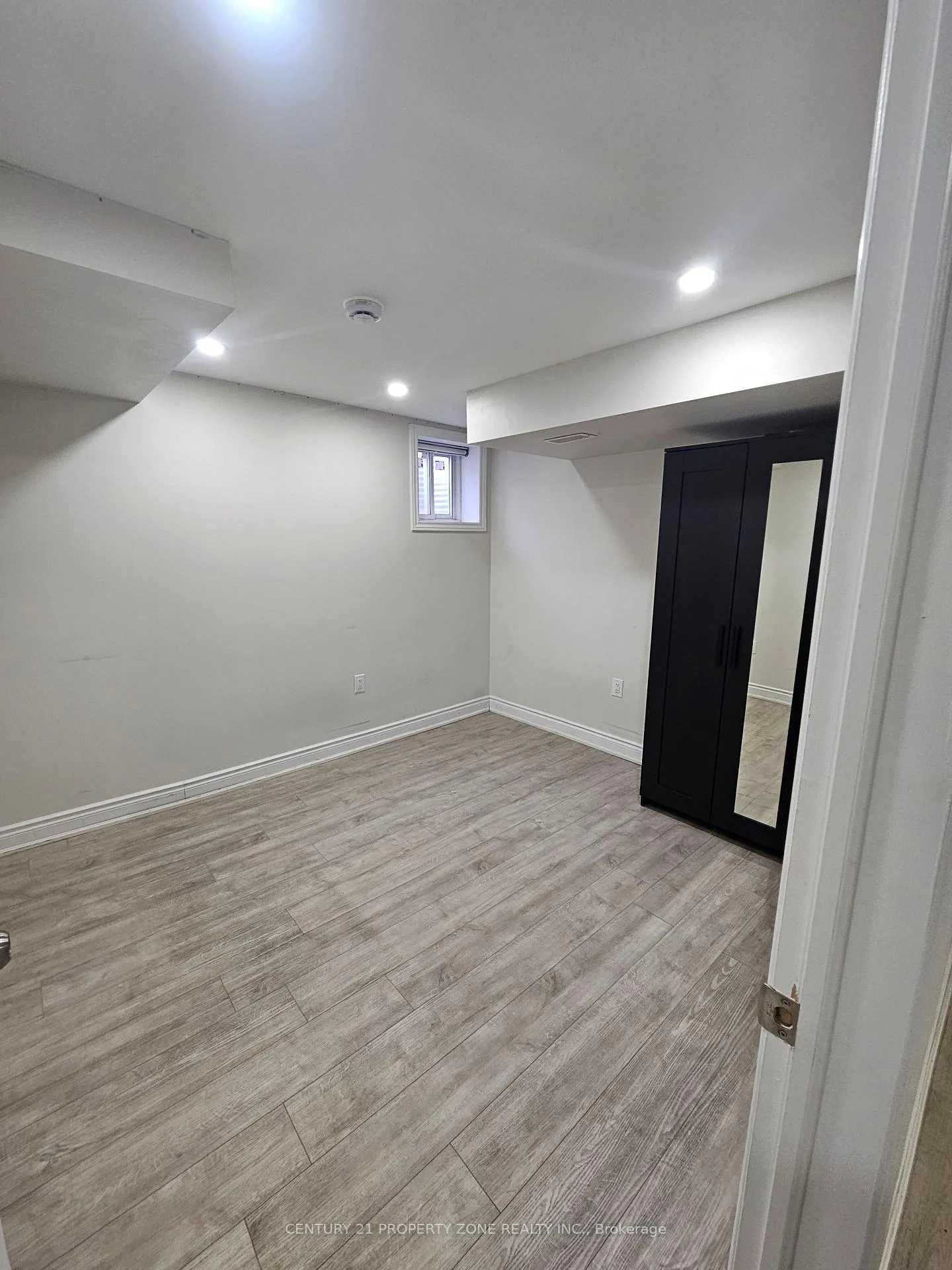 Photo 3 of Unit basement, 42 Loftsmoor Drive, Brampton, Sandringham-Wellington — HOMEH