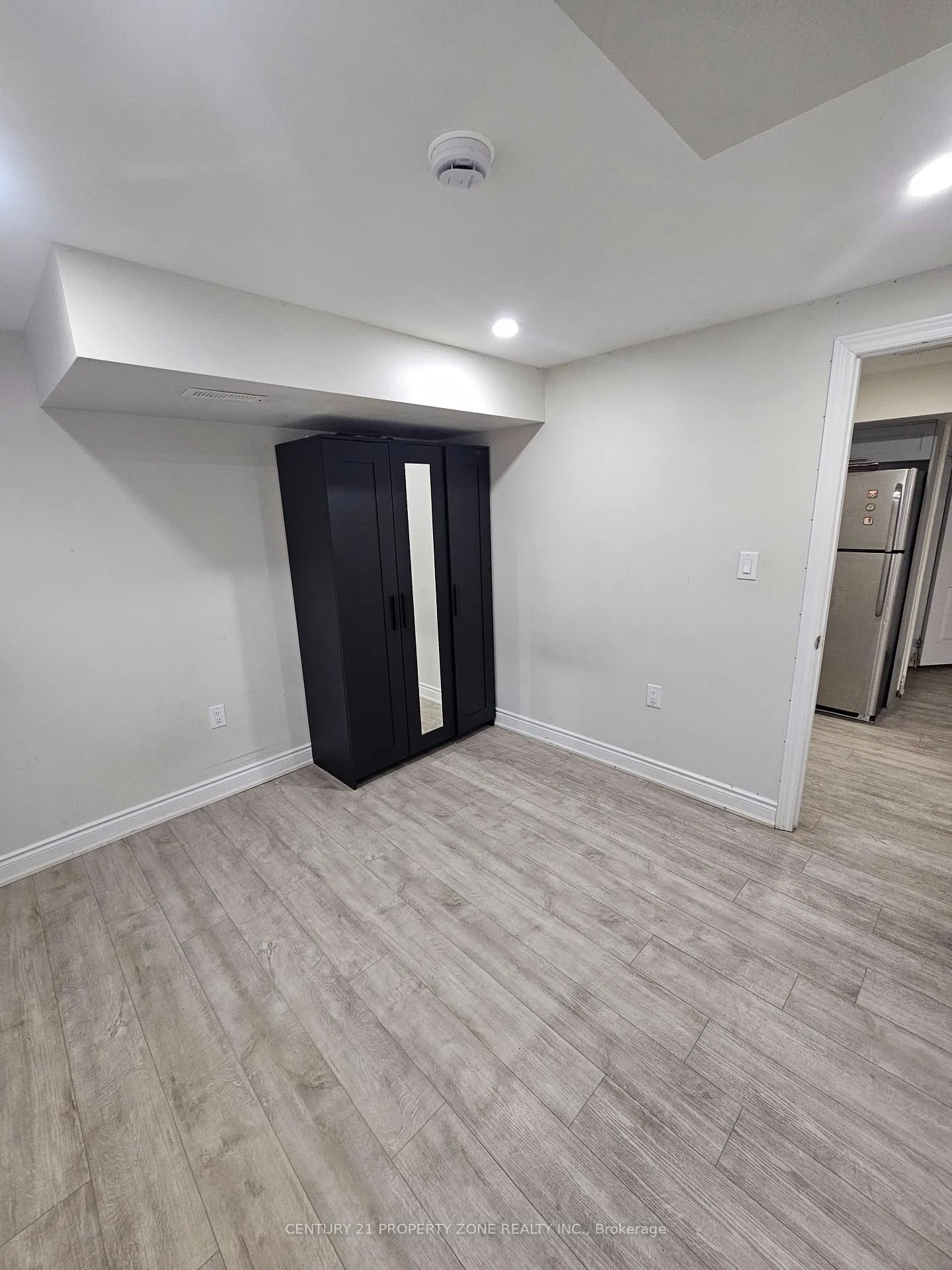 Photo 4 of Unit basement, 42 Loftsmoor Drive, Brampton, Sandringham-Wellington — HOMEH