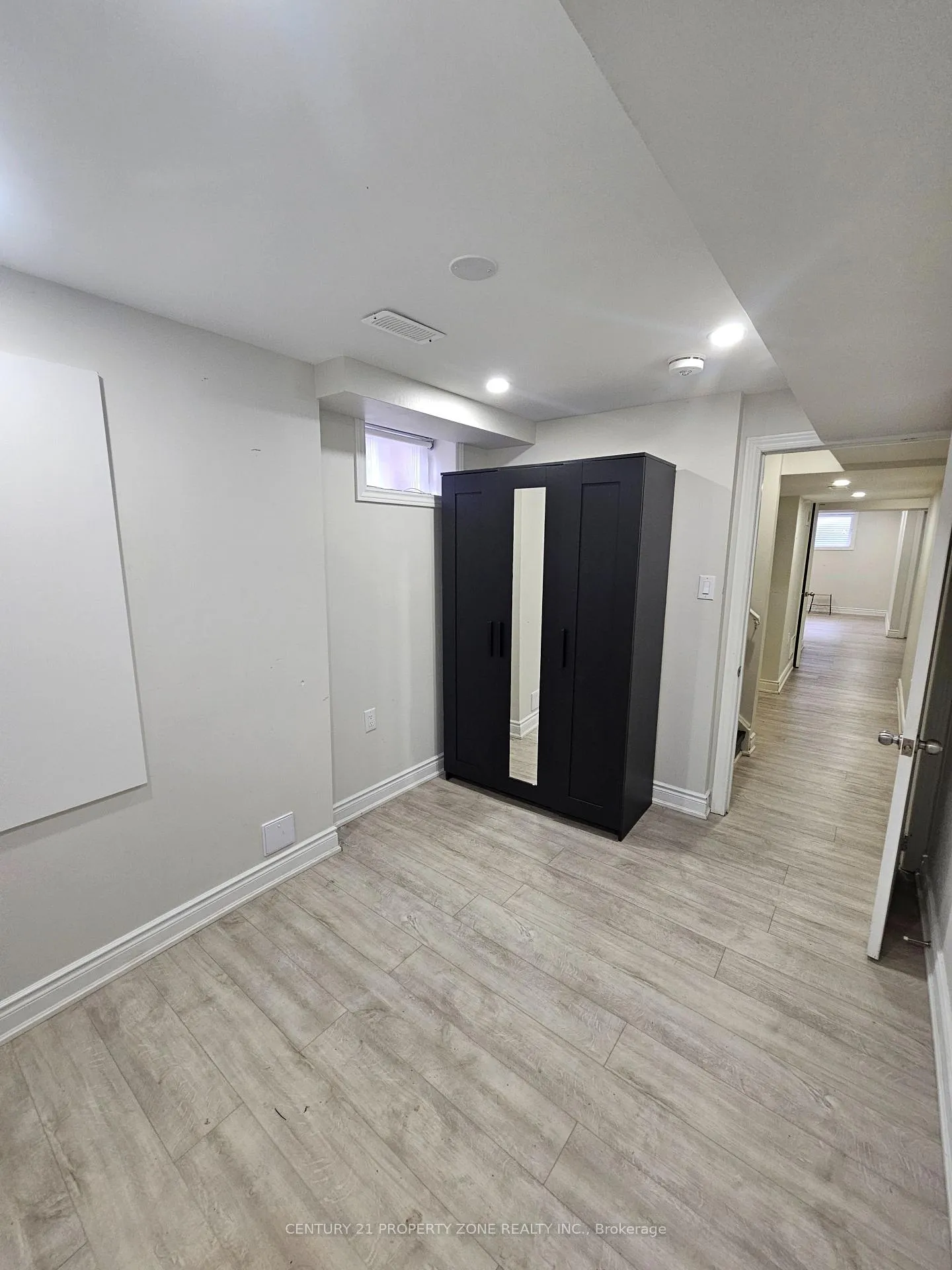 Photo 5 of Unit basement, 42 Loftsmoor Drive, Brampton, Sandringham-Wellington — HOMEH