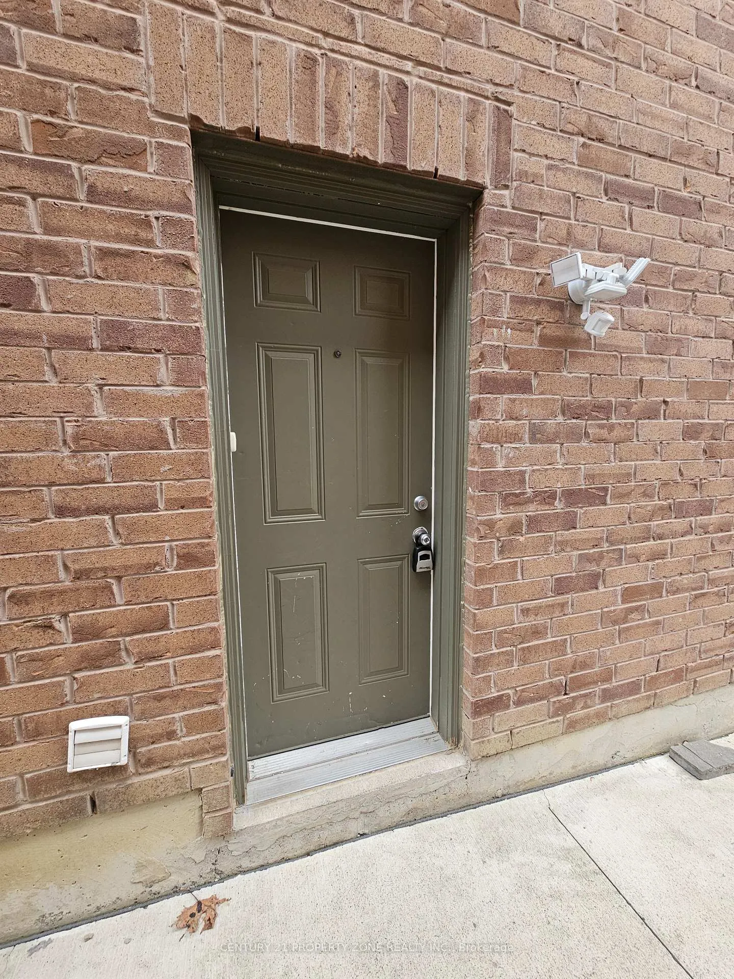 Photo 13 of Unit basement, 42 Loftsmoor Drive, Brampton, Sandringham-Wellington — HOMEH