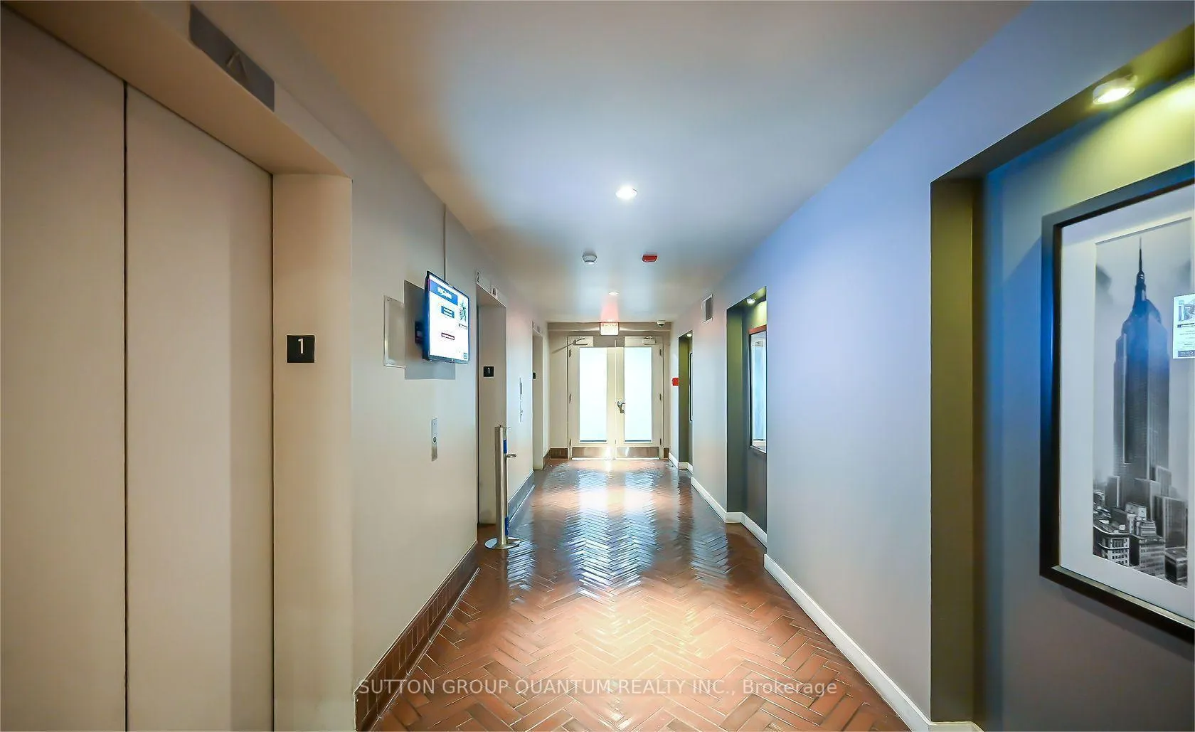 Photo 4 of Unit 307, 66 Bay Street S, Hamilton, Durand — HOMEH