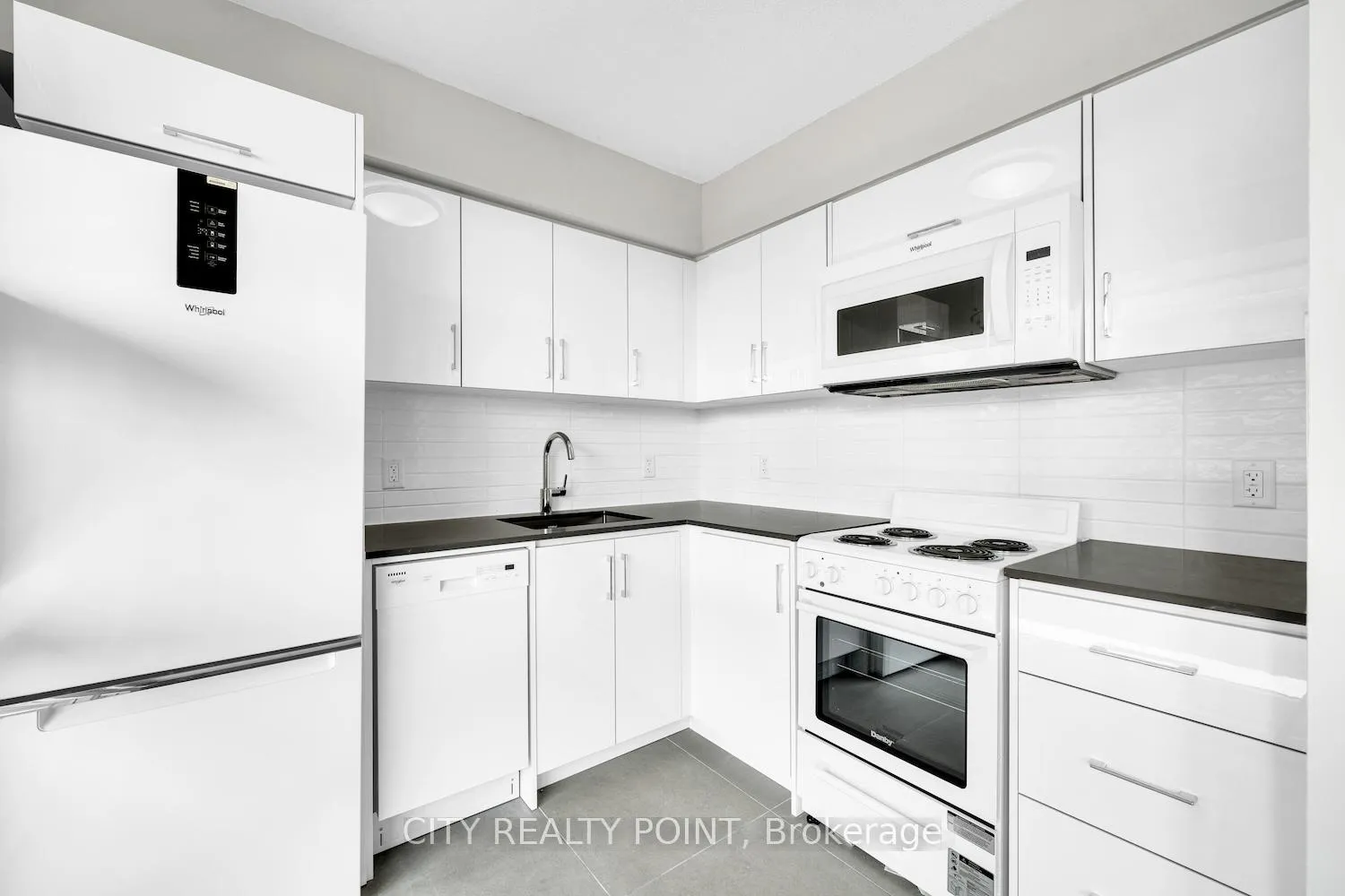 Photo 3 of Unit 1008, 33 Isabella Street, Toronto, Church-Yonge Corridor — HOMEH