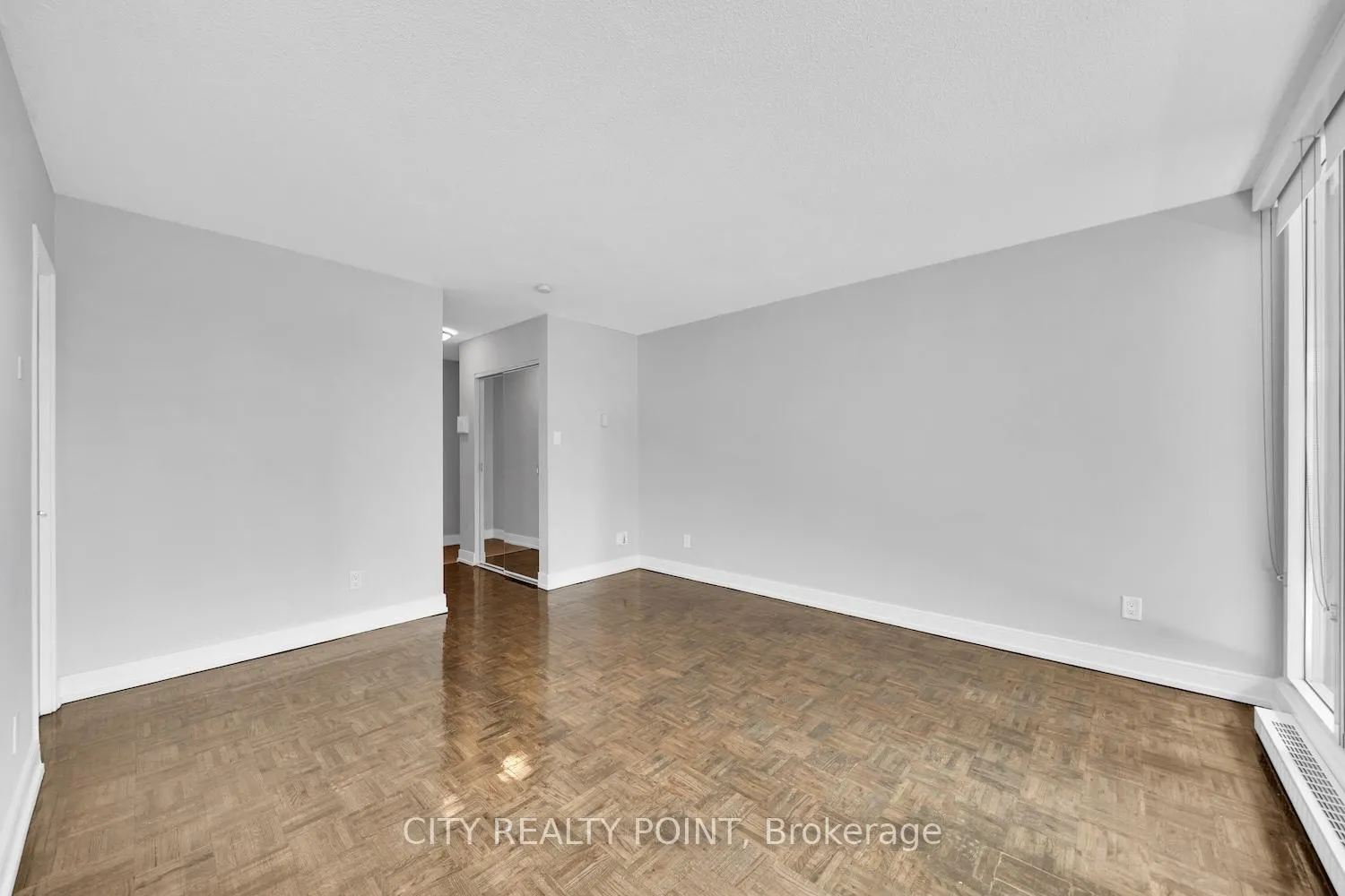 Photo 4 of Unit 1008, 33 Isabella Street, Toronto, Church-Yonge Corridor — HOMEH
