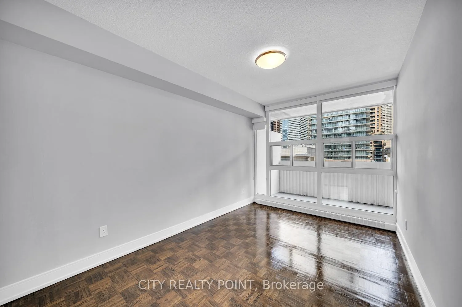 Photo 9 of Unit 1008, 33 Isabella Street, Toronto, Church-Yonge Corridor — HOMEH