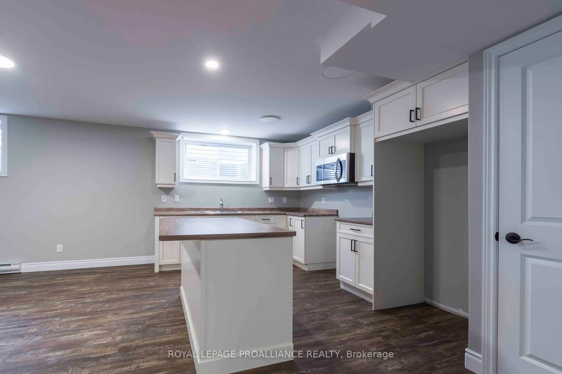 Photo 2 of 149B Sienna Avenue, Belleville, Belleville Ward — HOMEH