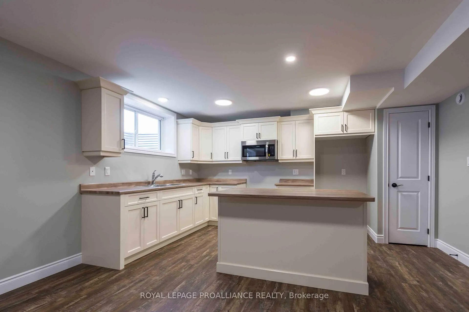 Photo 6 of 149B Sienna Avenue, Belleville, Belleville Ward — HOMEH