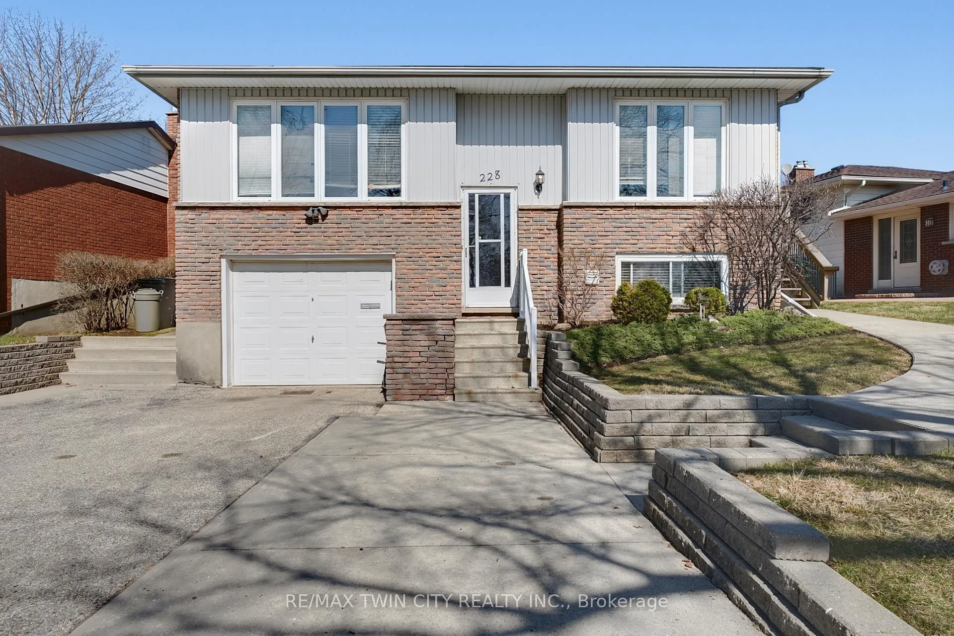 Photo 1 of 228 Holborn Drive, Kitchener — HOMEH