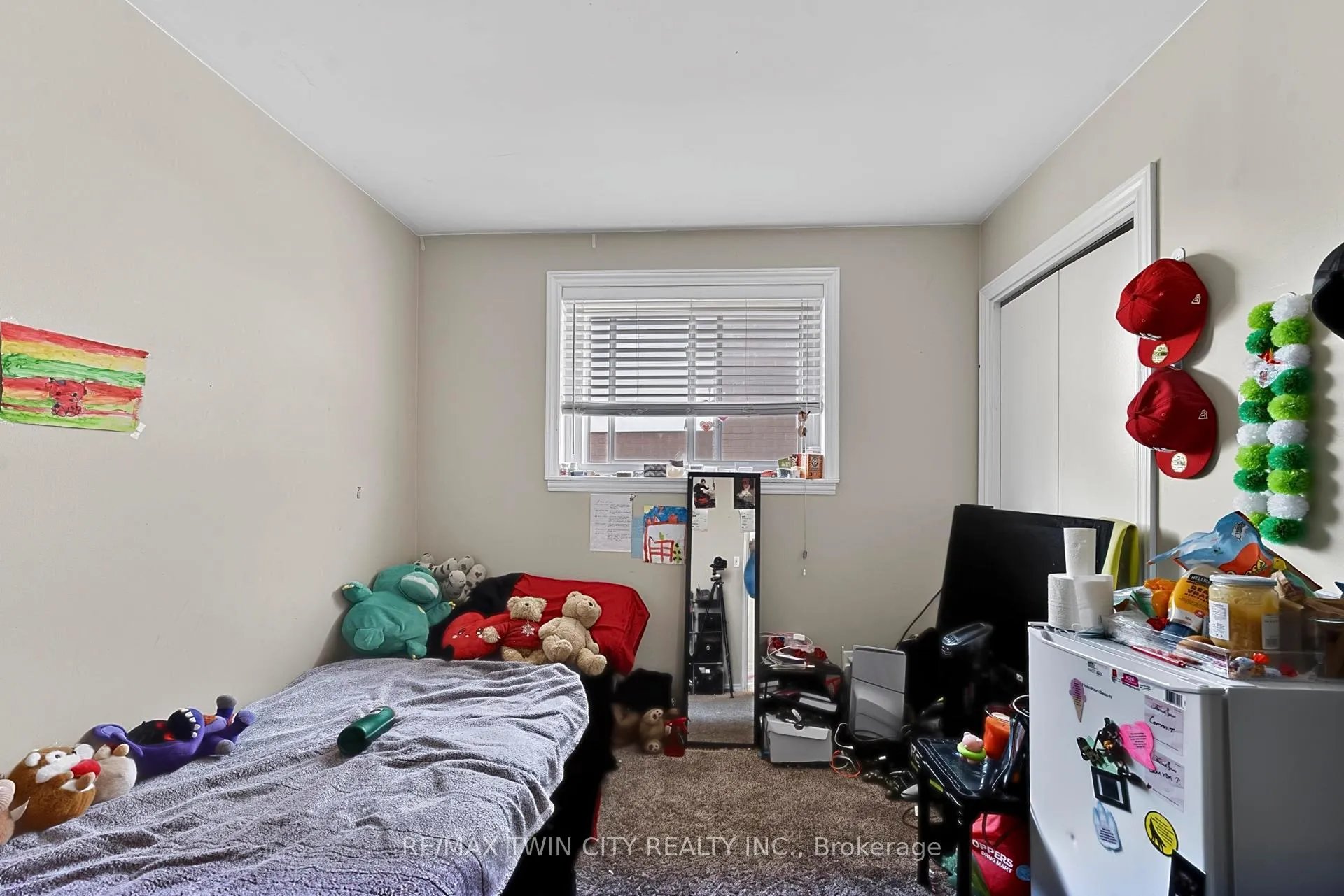Photo 15 of 228 Holborn Drive, Kitchener — HOMEH