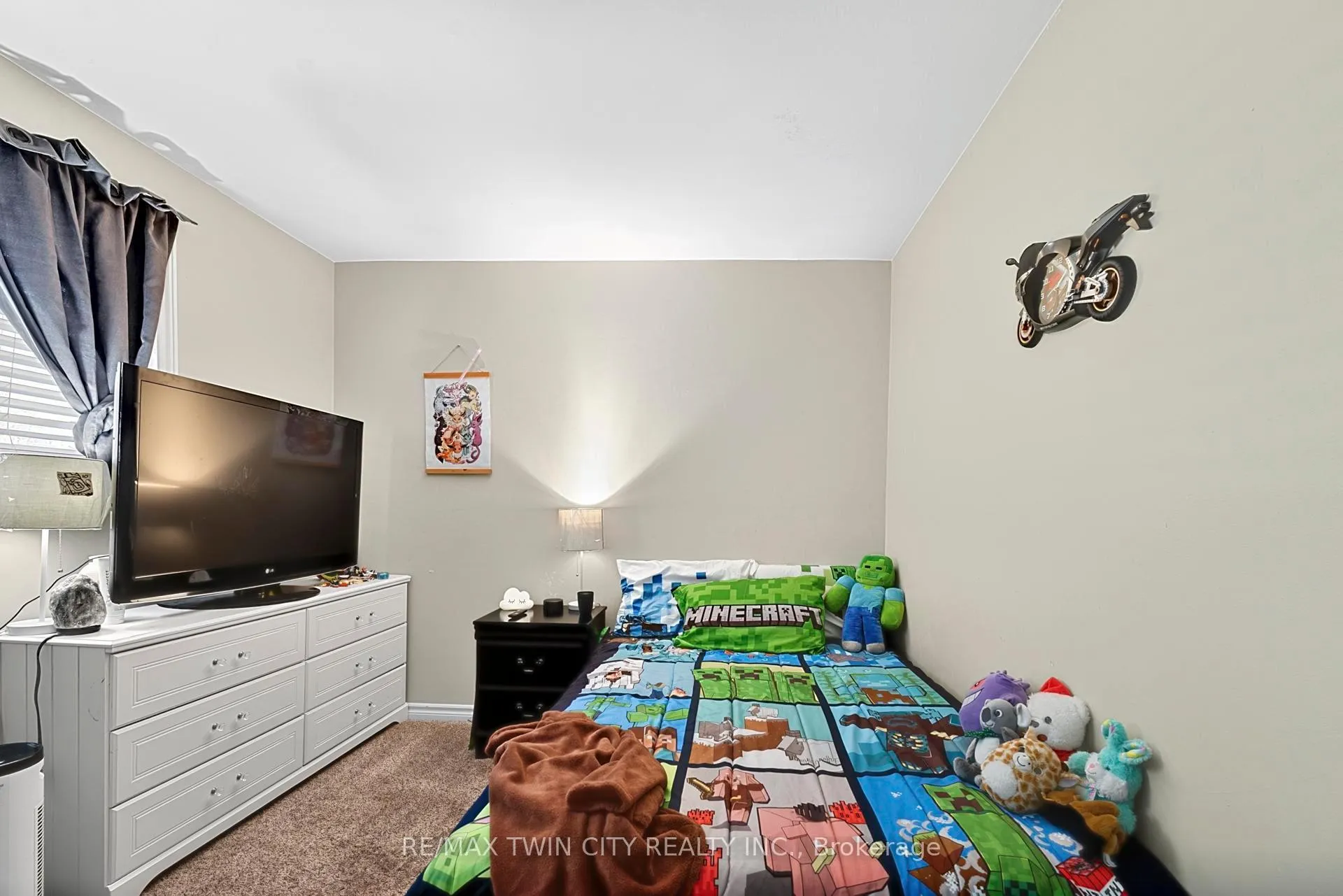Photo 18 of 228 Holborn Drive, Kitchener — HOMEH