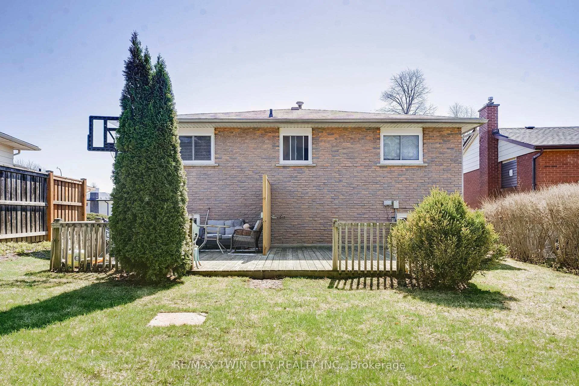 Photo 29 of 228 Holborn Drive, Kitchener — HOMEH