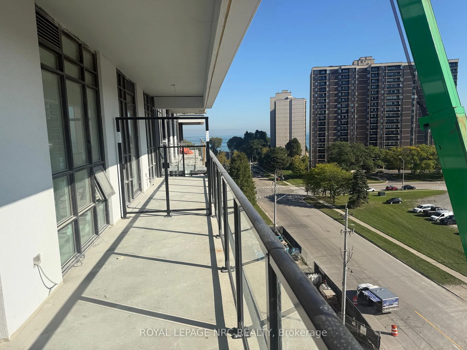 Photo 3 of Unit 712, 461 Green Road, Hamilton, Stoney Creek — HOMEH