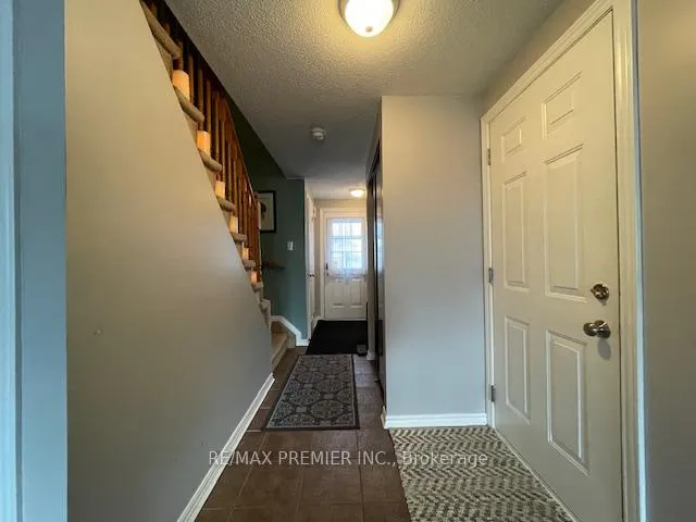 Photo 2 of 105 Courtney Crescent, Barrie, Painswick South — HOMEH