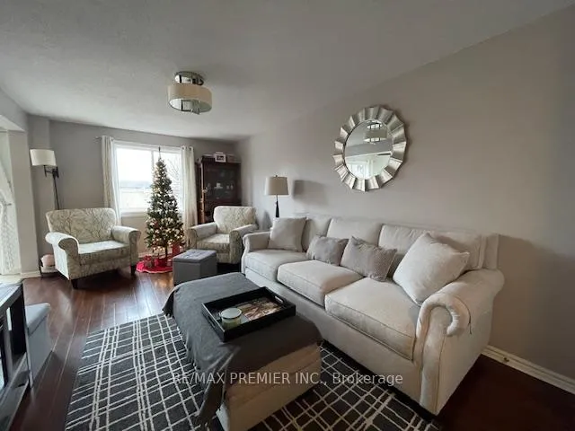 Photo 4 of 105 Courtney Crescent, Barrie, Painswick South — HOMEH