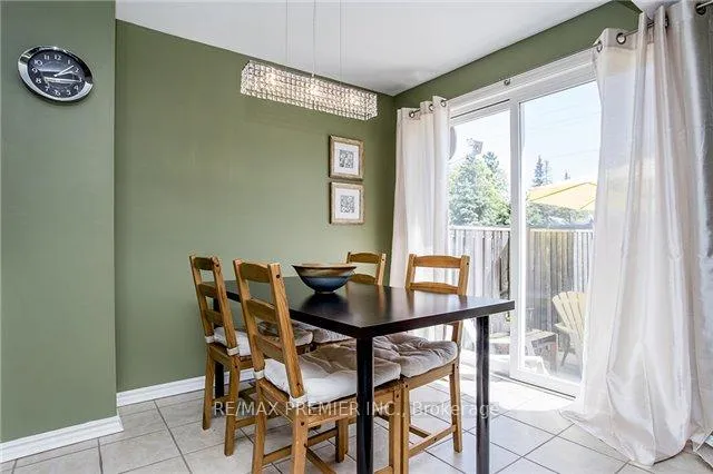 Photo 7 of 105 Courtney Crescent, Barrie, Painswick South — HOMEH