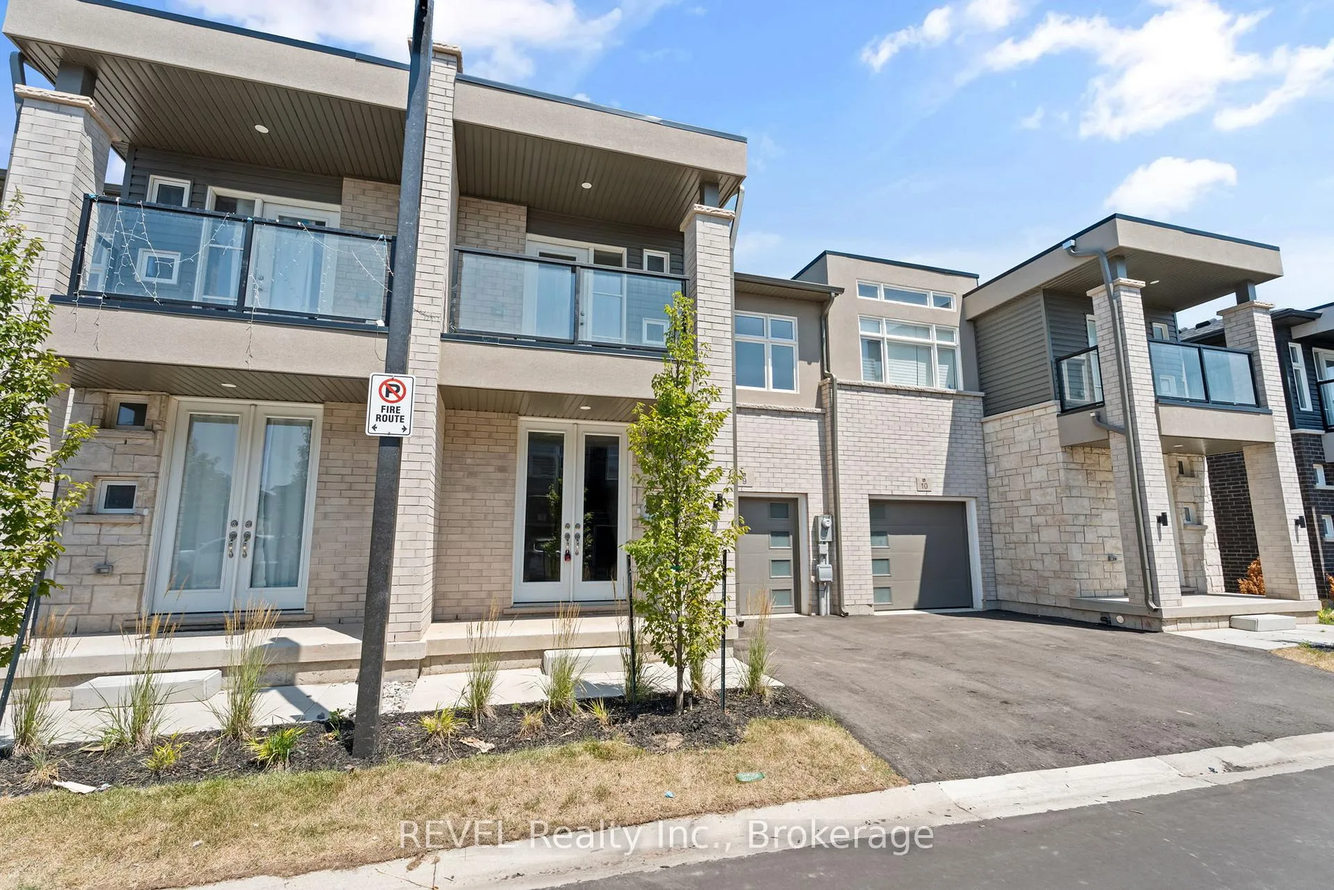 Photo 3 of Unit 9, 5672 Dorchester Road, Niagara Falls, Hospital — HOMEH