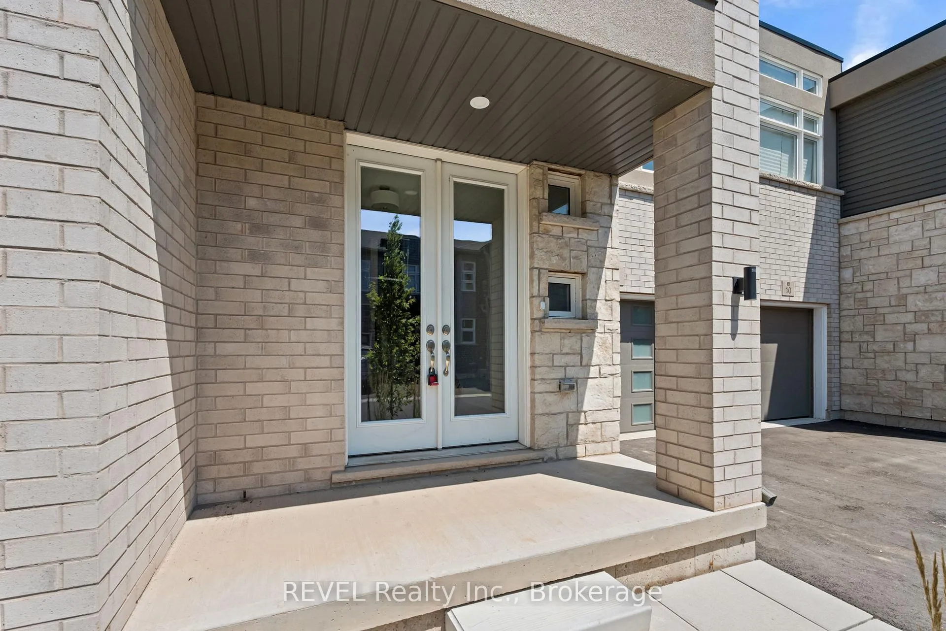 Photo 4 of Unit 9, 5672 Dorchester Road, Niagara Falls, Hospital — HOMEH