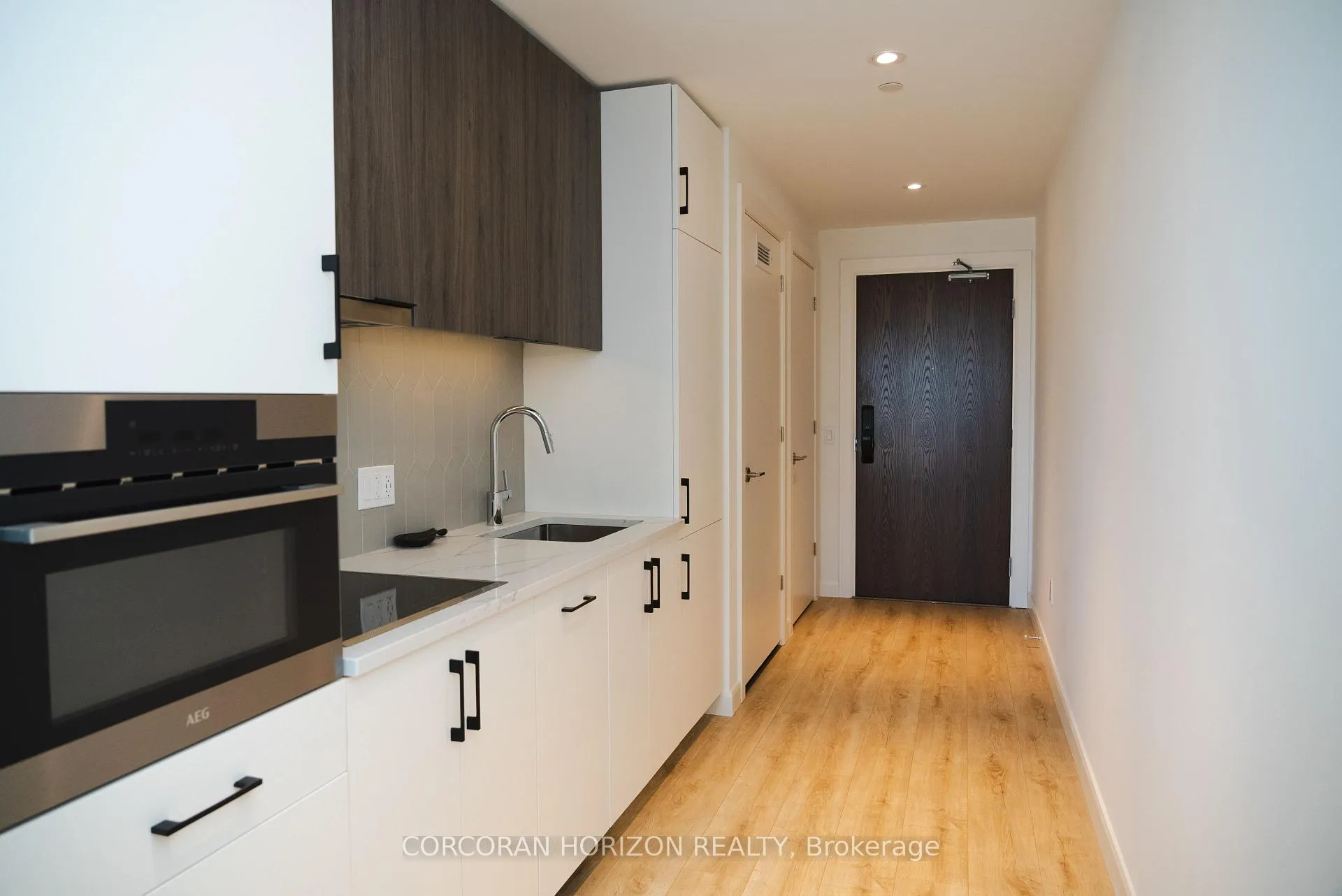 Photo 5 of Unit 1704, 741 King Street, Kitchener — HOMEH