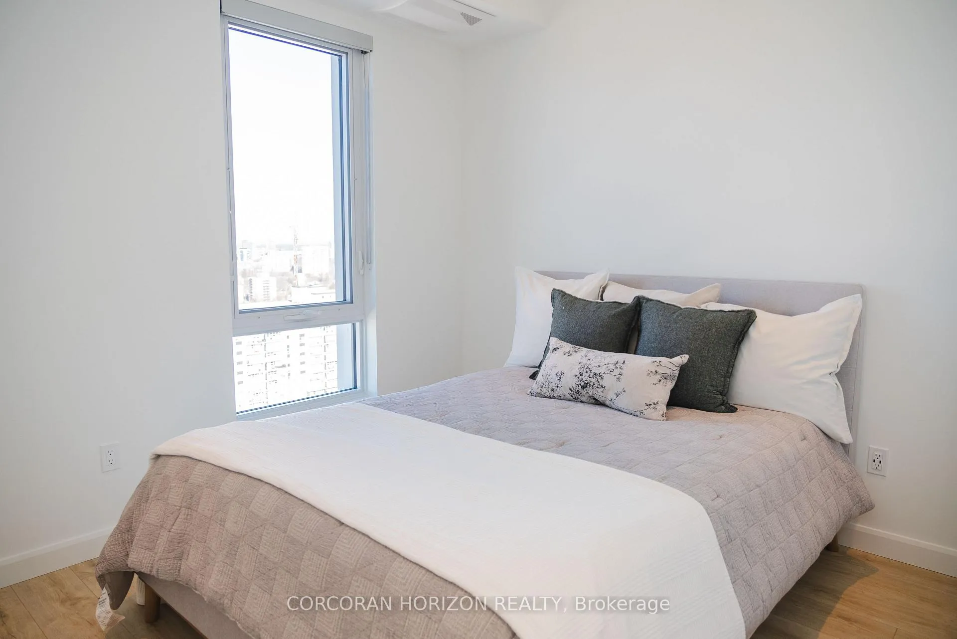 Photo 9 of Unit 1704, 741 King Street, Kitchener — HOMEH