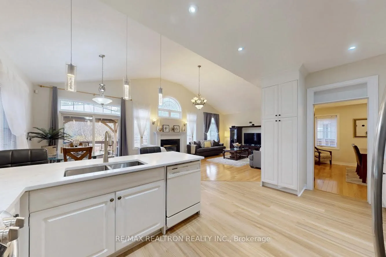 Photo 10 of 6766 Tattinger Avenue, Mississauga, Meadowvale Village — HOMEH