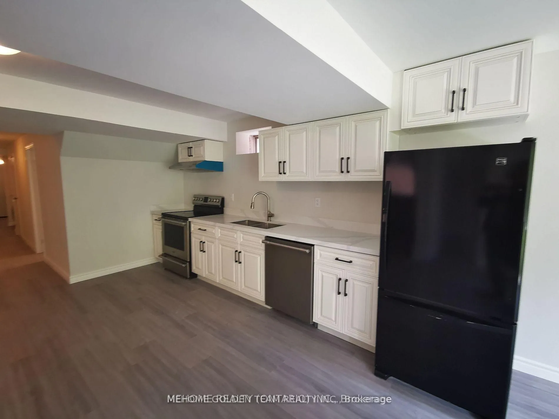 Photo 3 of Unit Bsmt, 56 Homer Crescent, Aurora, Rural Aurora — HOMEH