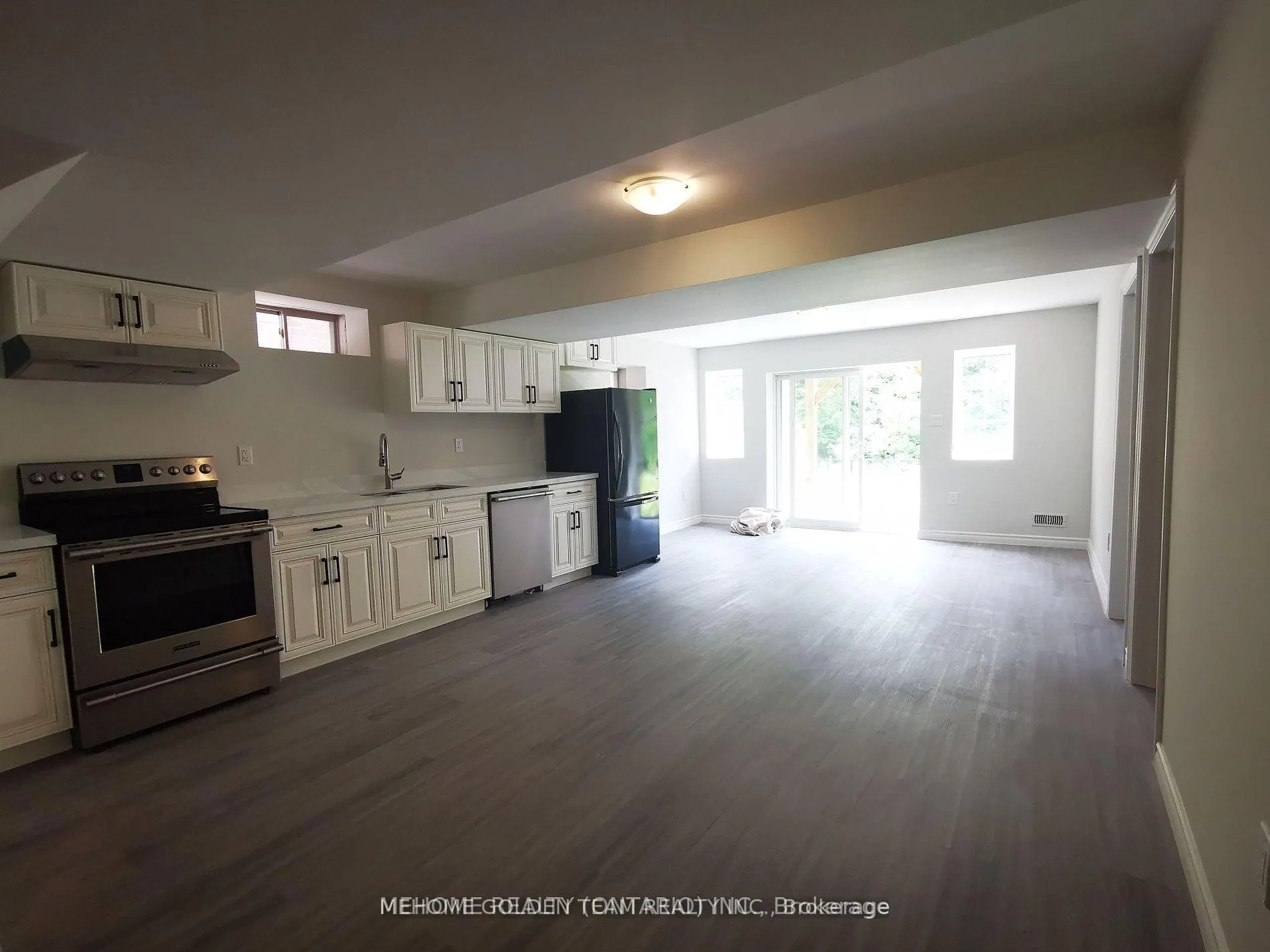 Photo 4 of Unit Bsmt, 56 Homer Crescent, Aurora, Rural Aurora — HOMEH