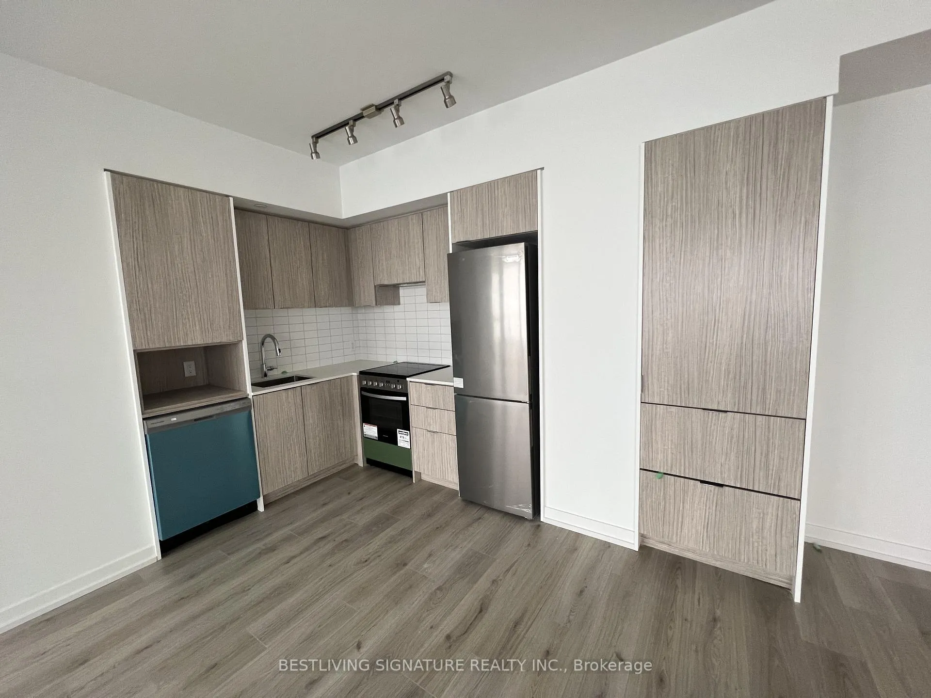 Photo 4 of Unit 3403, 395 Bloor Street E, Toronto, North St. James Town — HOMEH