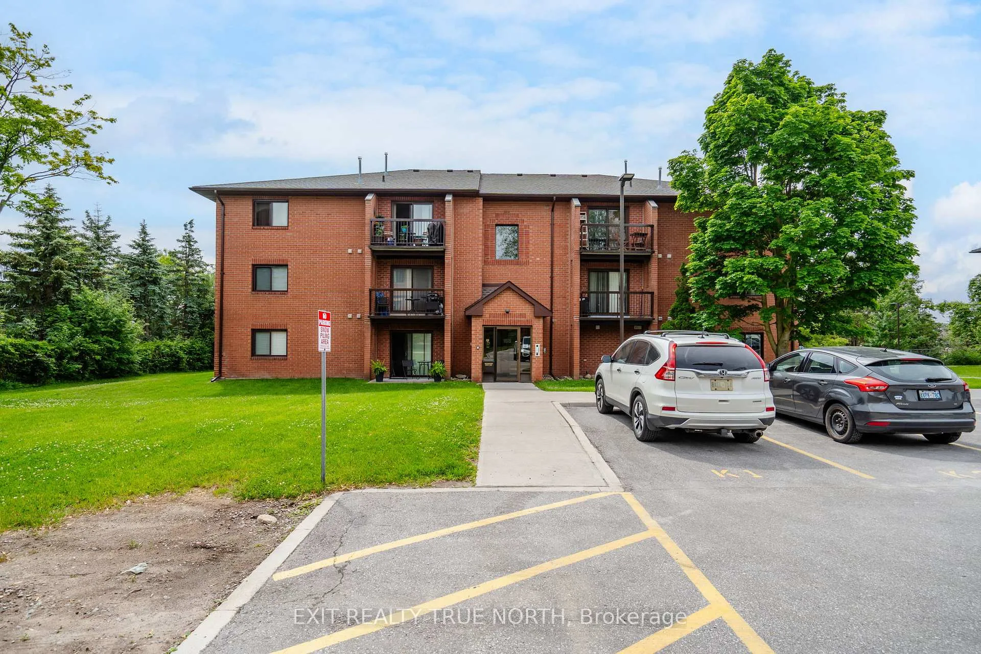 Photo 1 of Unit K1, 155 Edgehill Drive, Barrie, Letitia Heights — HOMEH