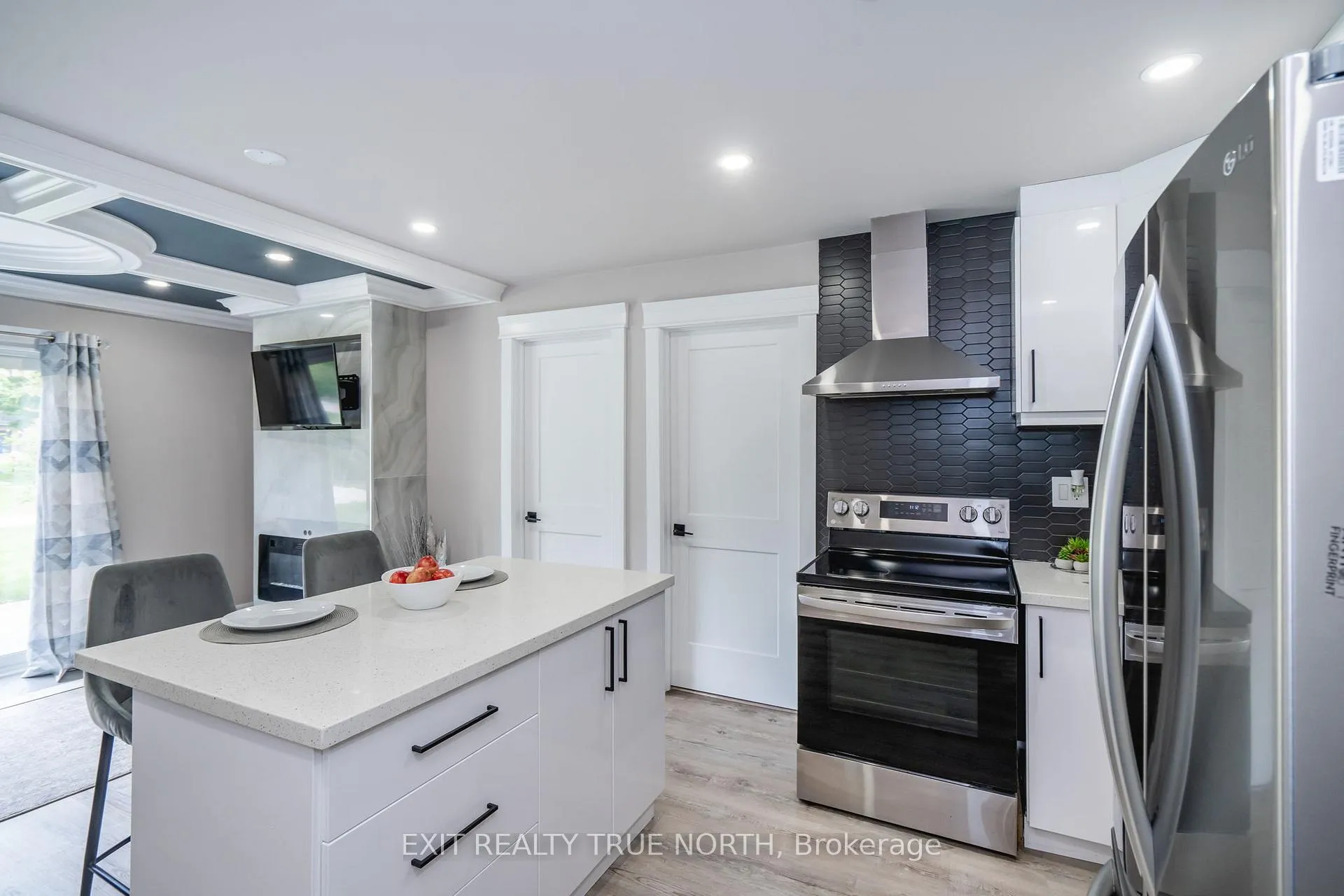 Photo 5 of Unit K1, 155 Edgehill Drive, Barrie, Letitia Heights — HOMEH