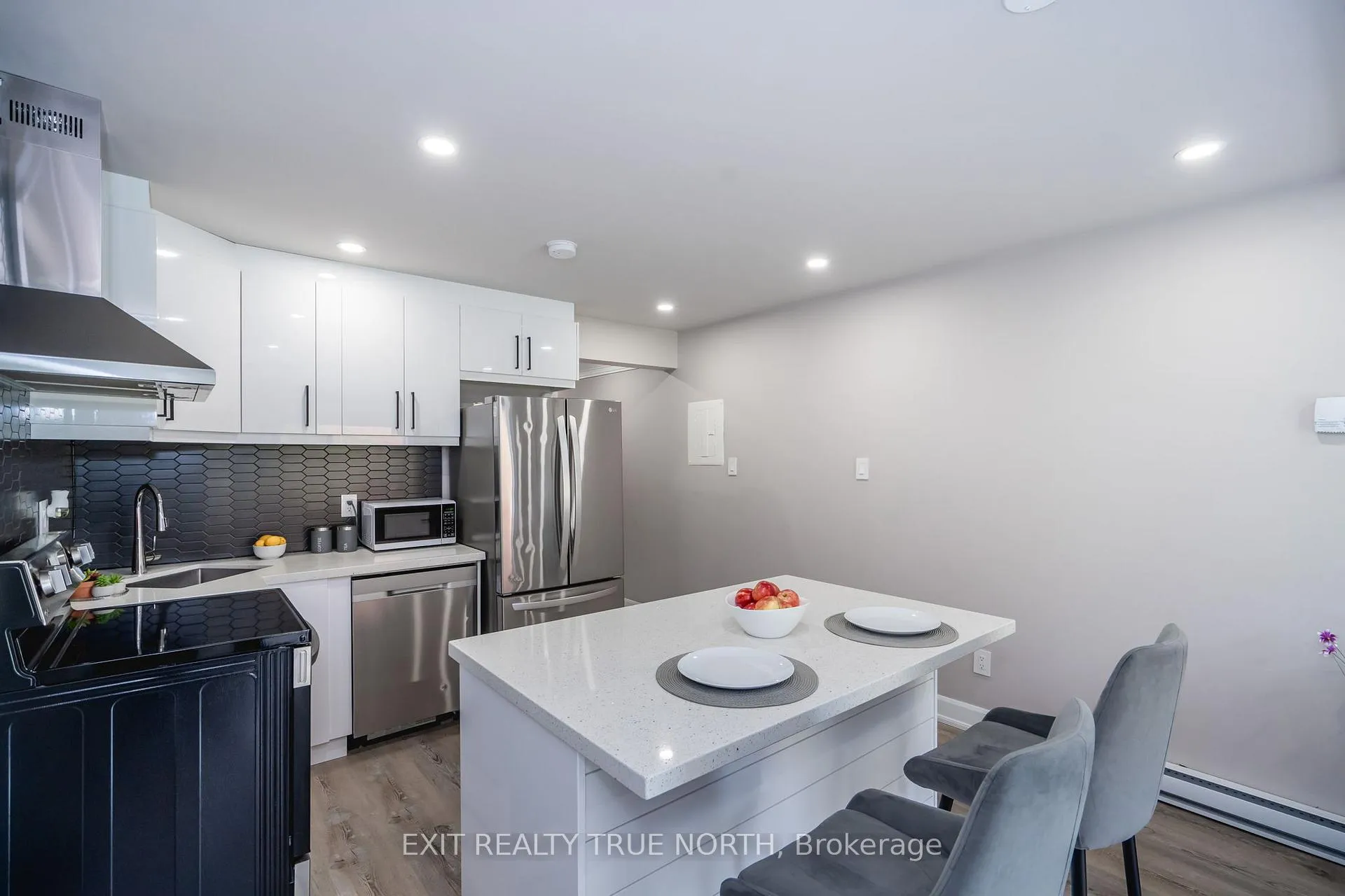 Photo 8 of Unit K1, 155 Edgehill Drive, Barrie, Letitia Heights — HOMEH