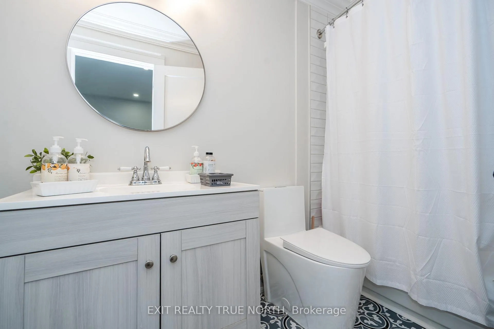 Photo 19 of Unit K1, 155 Edgehill Drive, Barrie, Letitia Heights — HOMEH