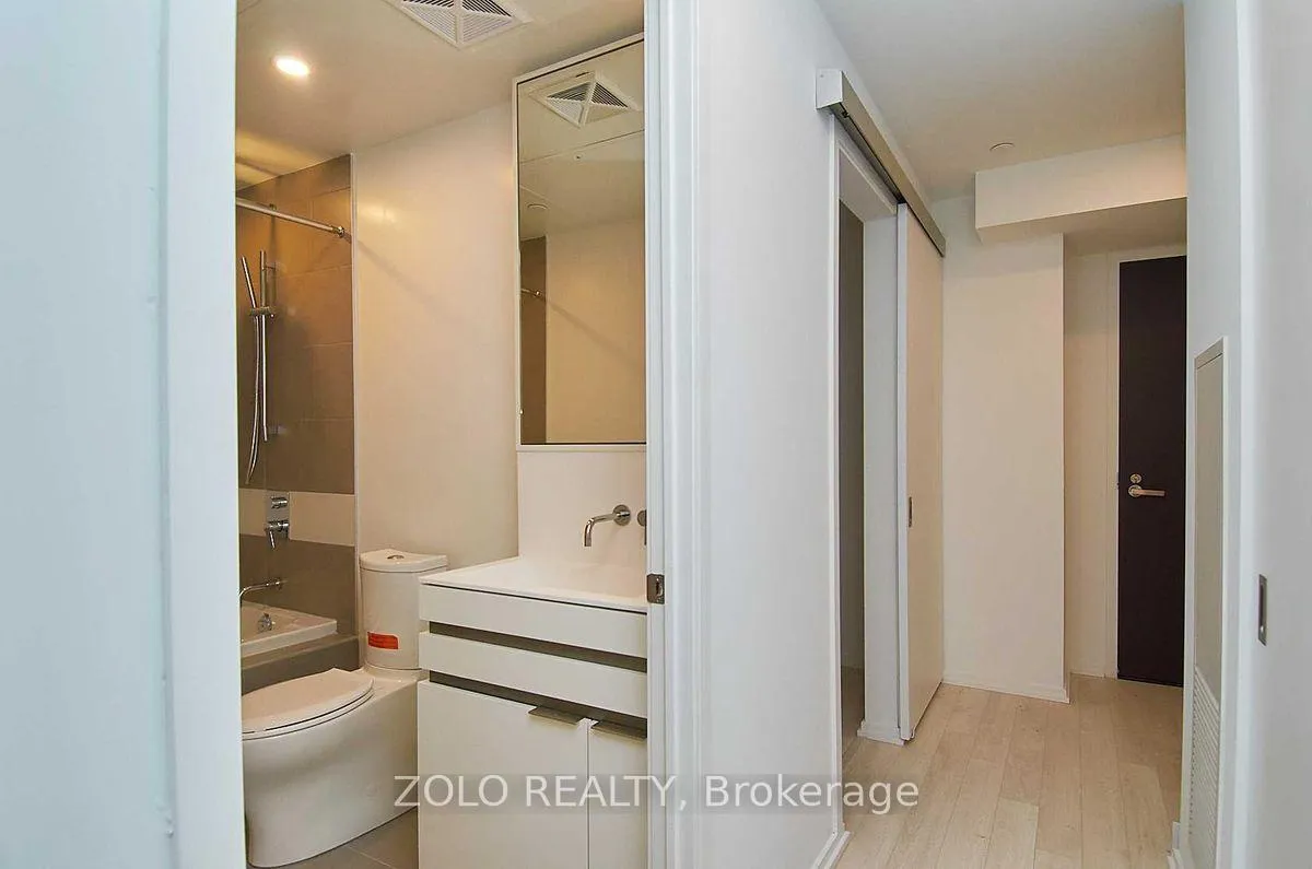 Photo 13 of Unit 5611, 197 Yonge Street, Toronto, Church-Yonge Corridor — HOMEH
