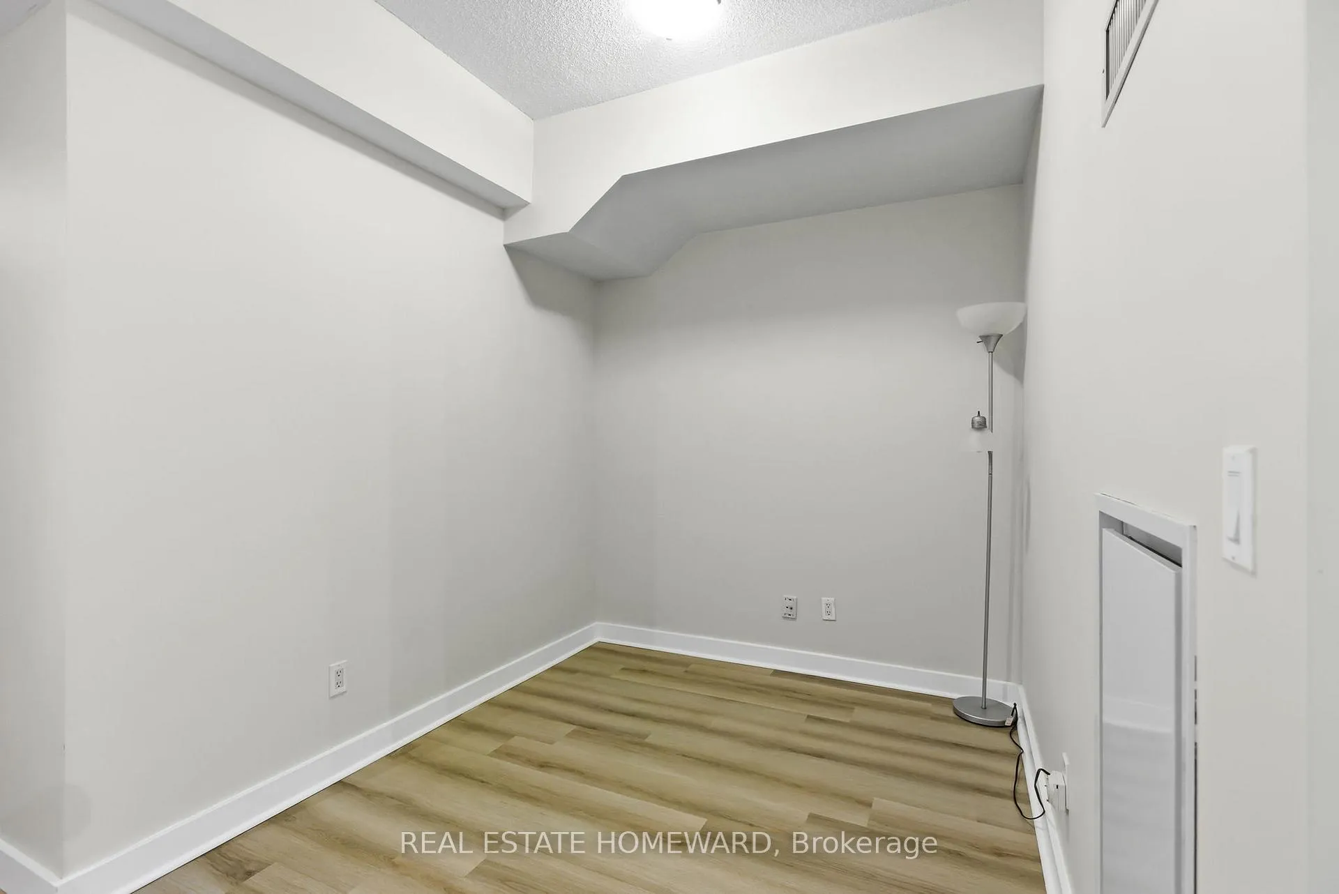 Photo 6 of Unit 309, 601 Kingston Road, Toronto, The Beaches — HOMEH