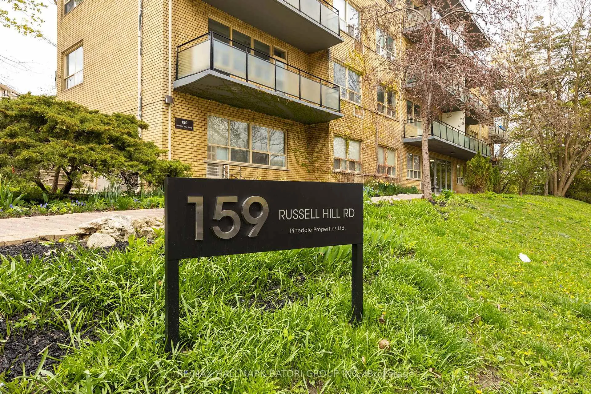 Front of Unit 403, 159 Russell Hill Road
