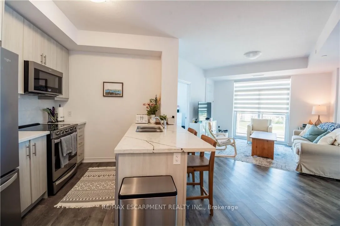 Photo 6 of Unit 333, 10 Mallard Trail, Hamilton, Waterdown — HOMEH