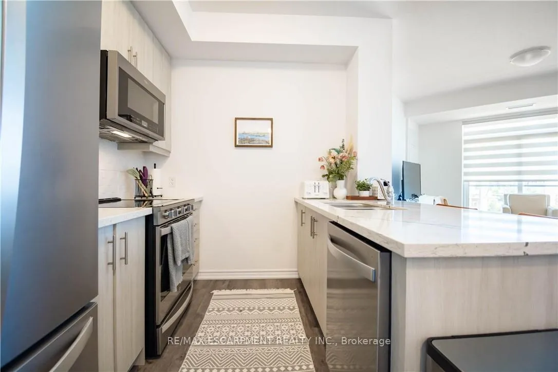 Photo 8 of Unit 333, 10 Mallard Trail, Hamilton, Waterdown — HOMEH