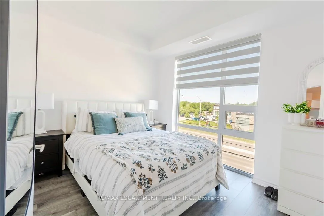 Photo 16 of Unit 333, 10 Mallard Trail, Hamilton, Waterdown — HOMEH